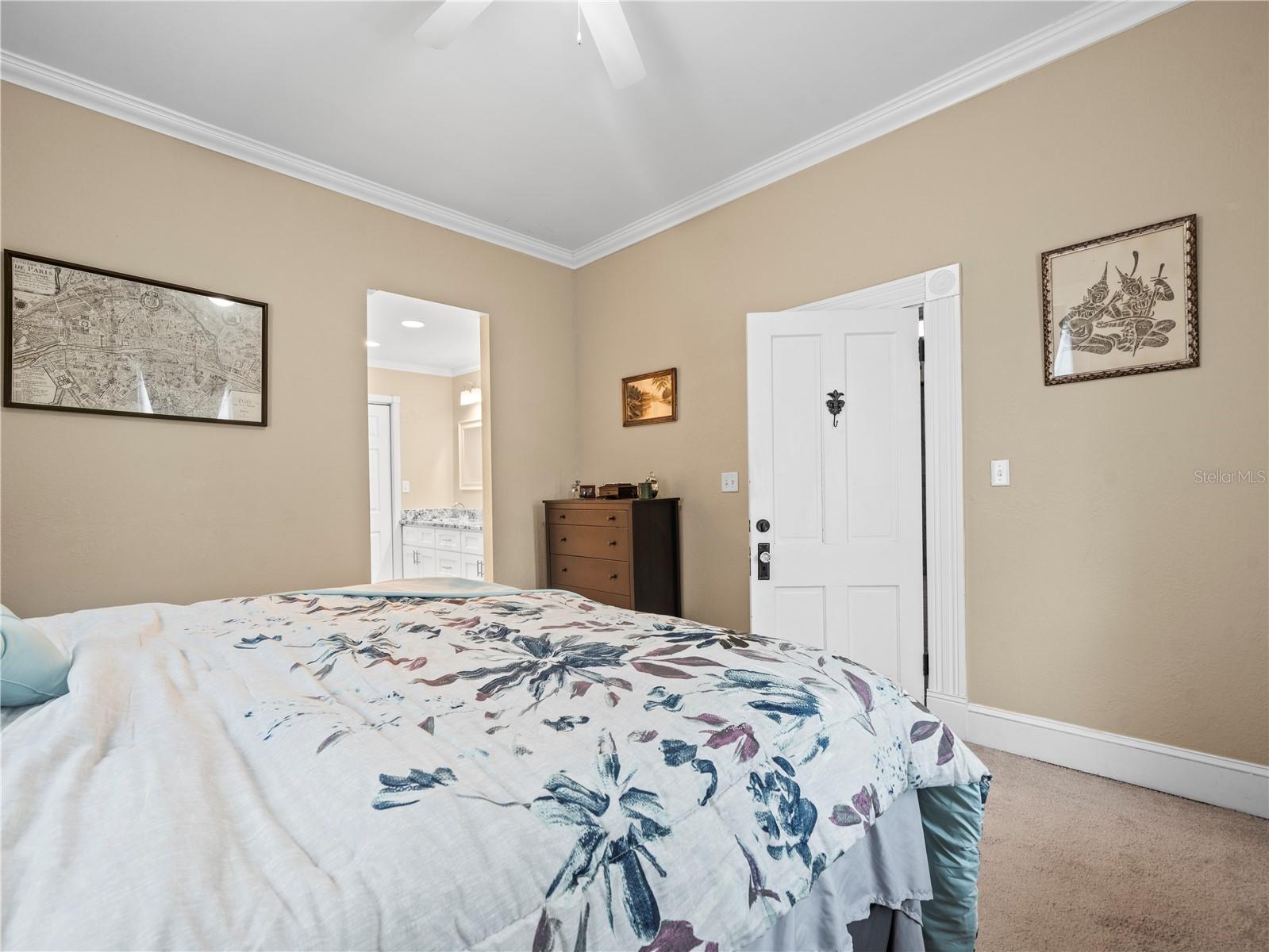 Image 34 of 83 For 606 Howell Avenue