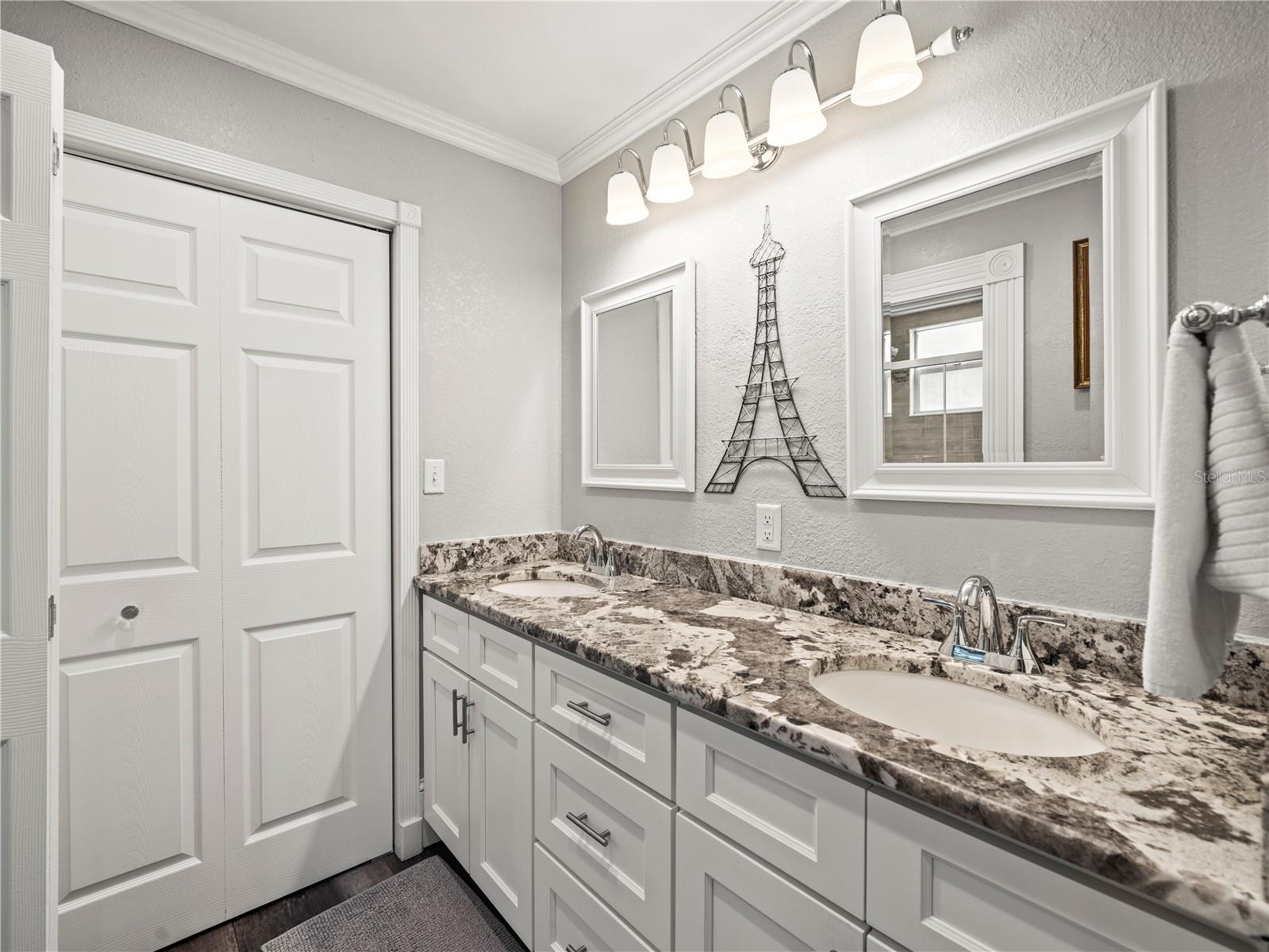 Image 36 of 83 For 606 Howell Avenue