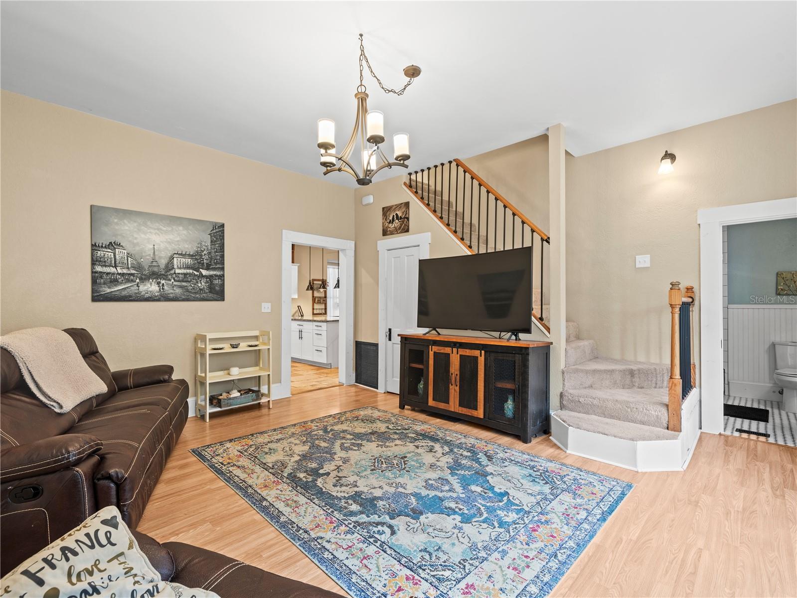Image 45 of 83 For 606 Howell Avenue
