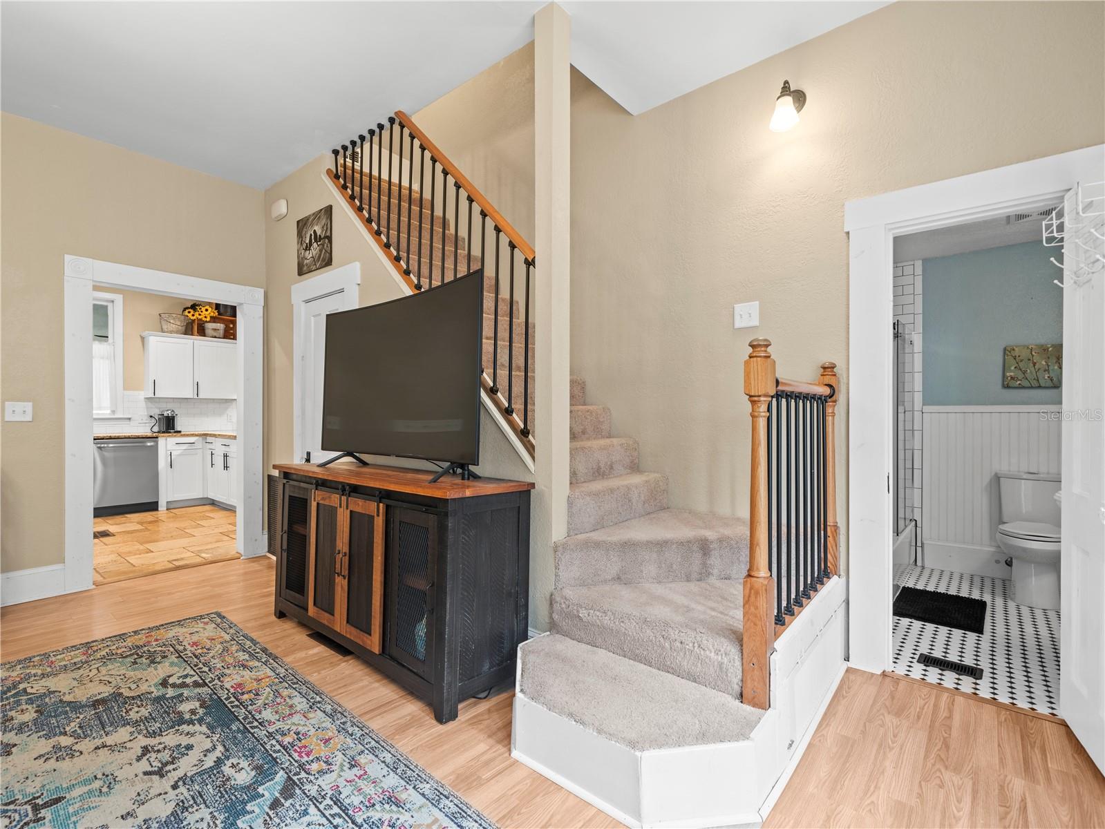 Image 47 of 83 For 606 Howell Avenue