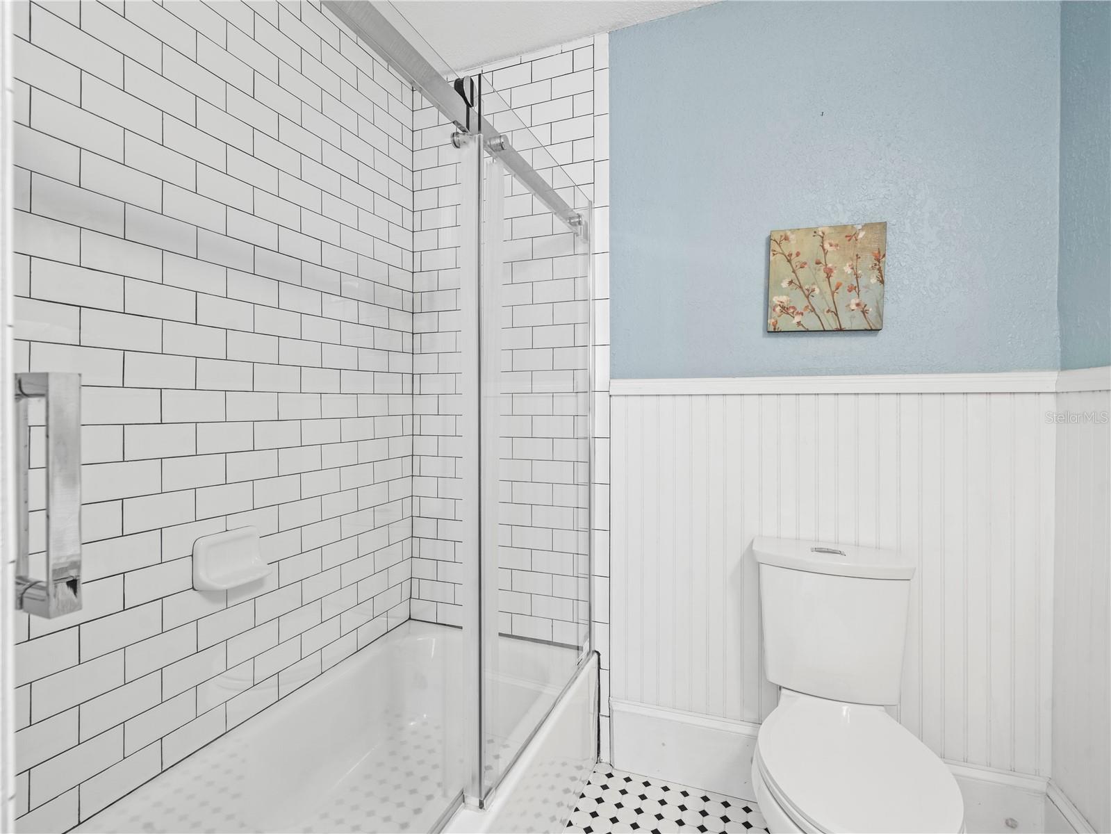 Image 49 of 83 For 606 Howell Avenue