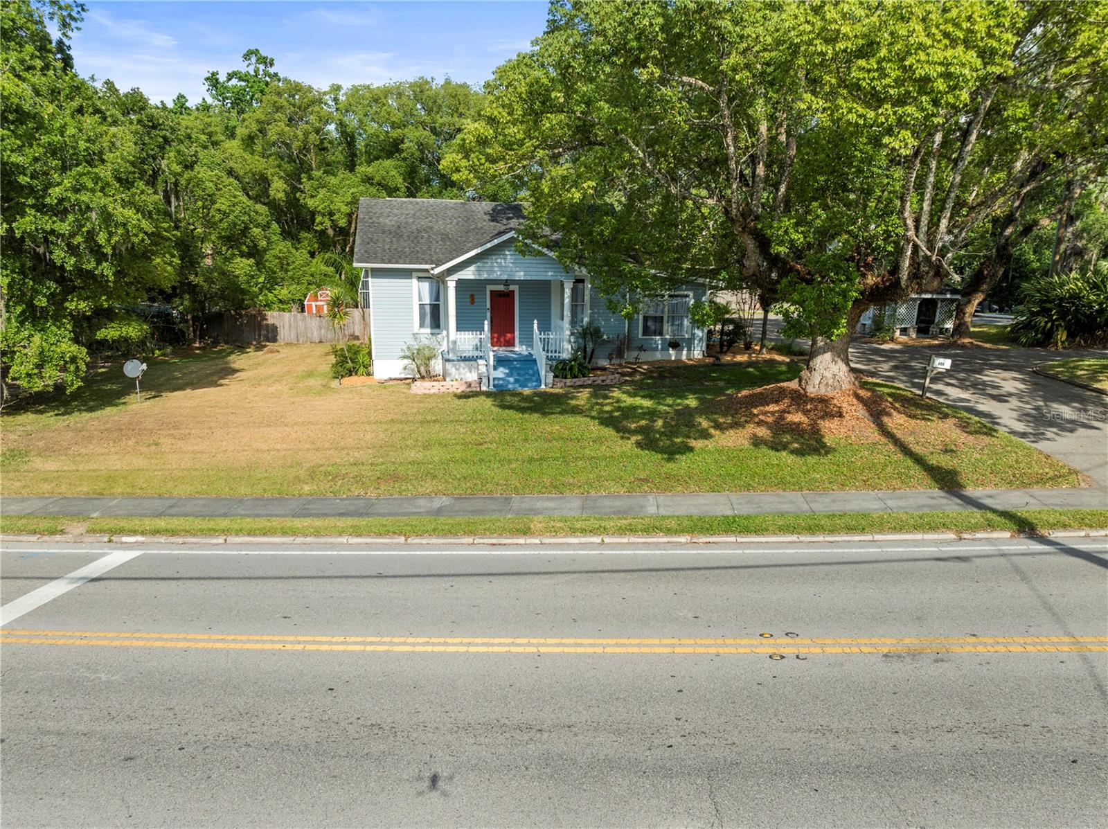 Image 6 of 83 For 606 Howell Avenue