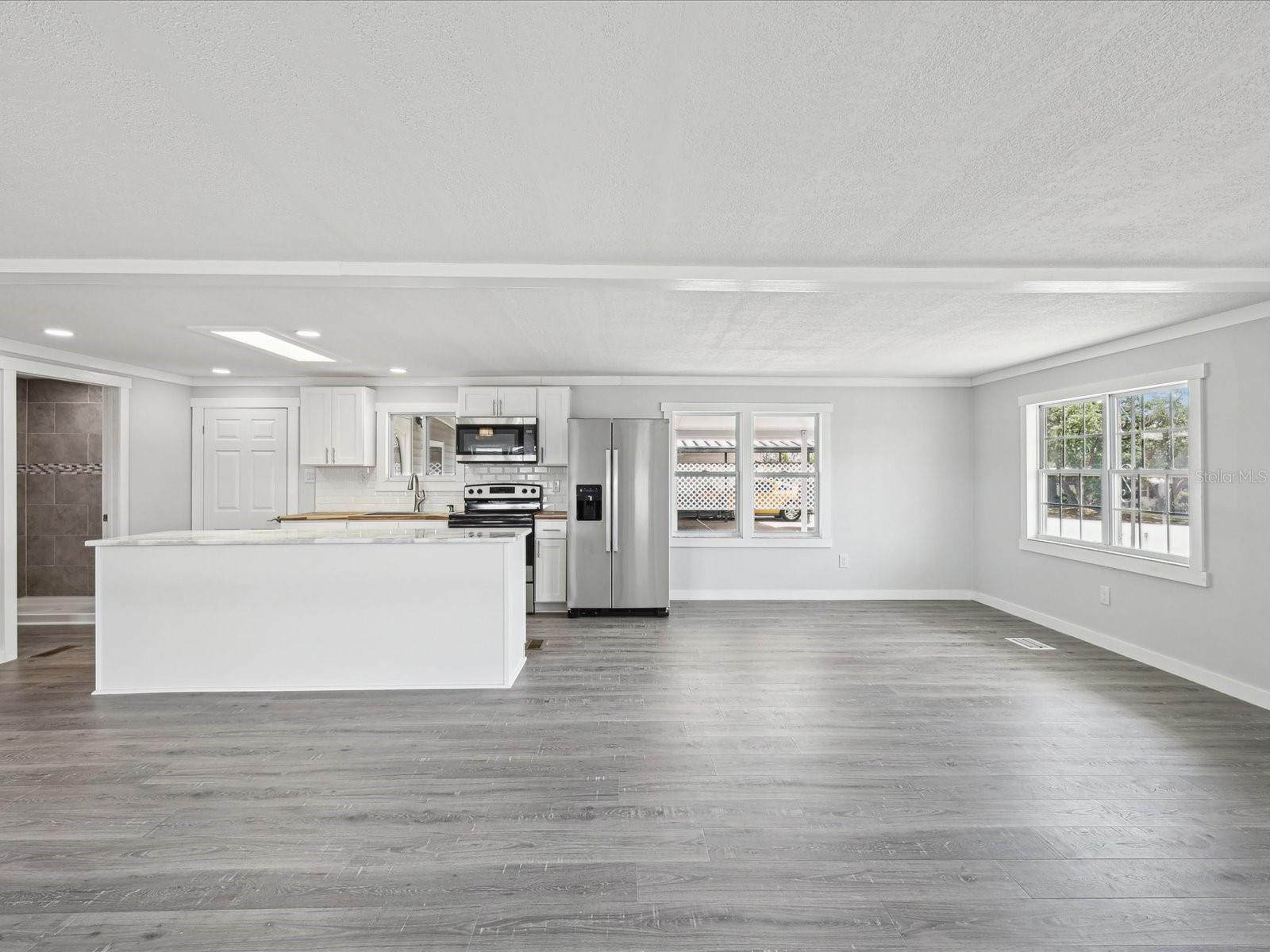 Image 14 of 74 For 8427 Weatherford Avenue