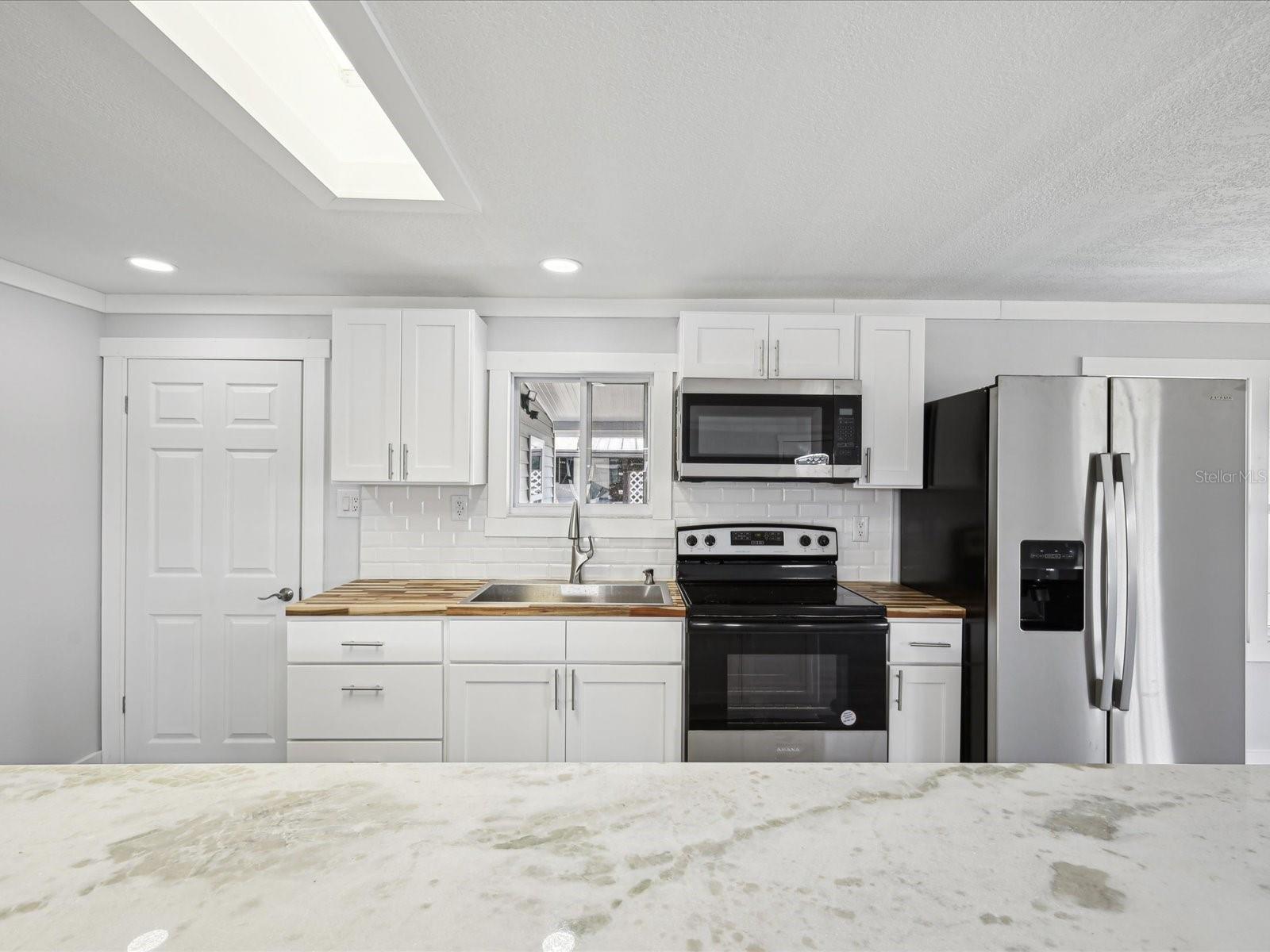 Image 17 of 74 For 8427 Weatherford Avenue