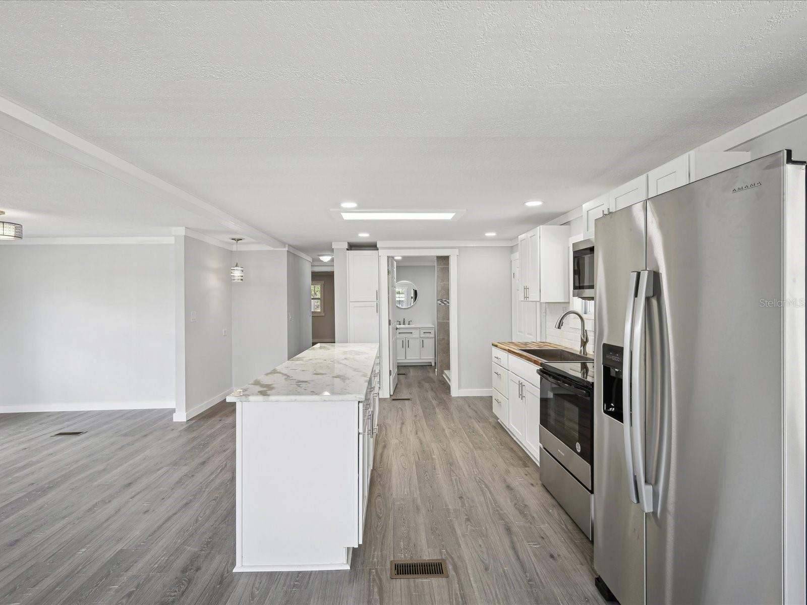 Image 18 of 74 For 8427 Weatherford Avenue
