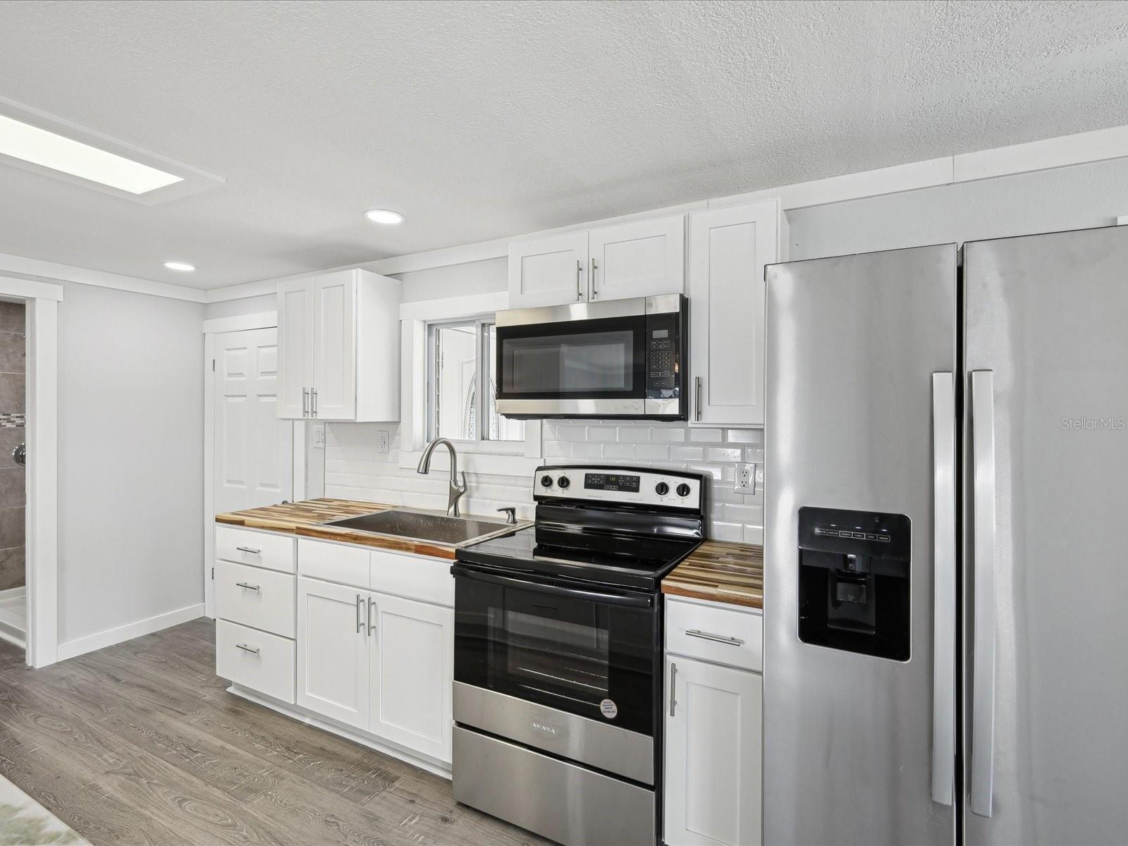 Image 19 of 74 For 8427 Weatherford Avenue