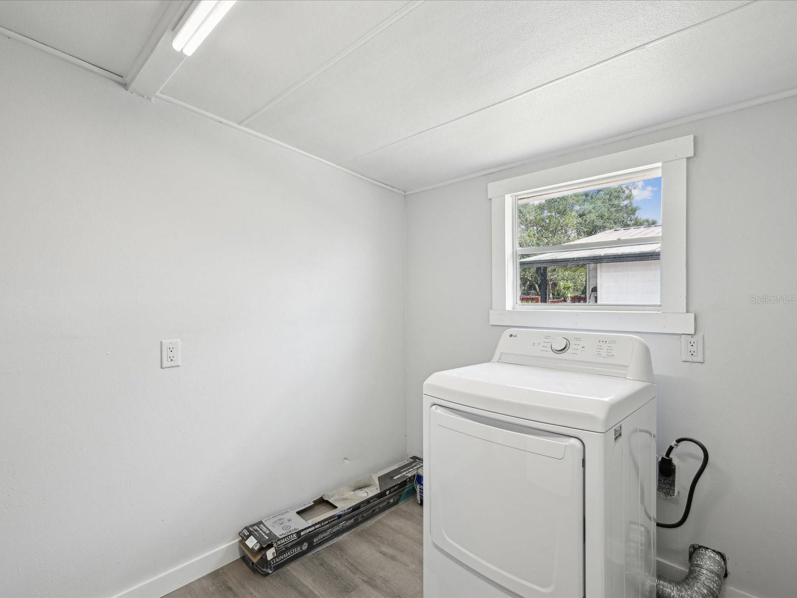 Image 37 of 74 For 8427 Weatherford Avenue