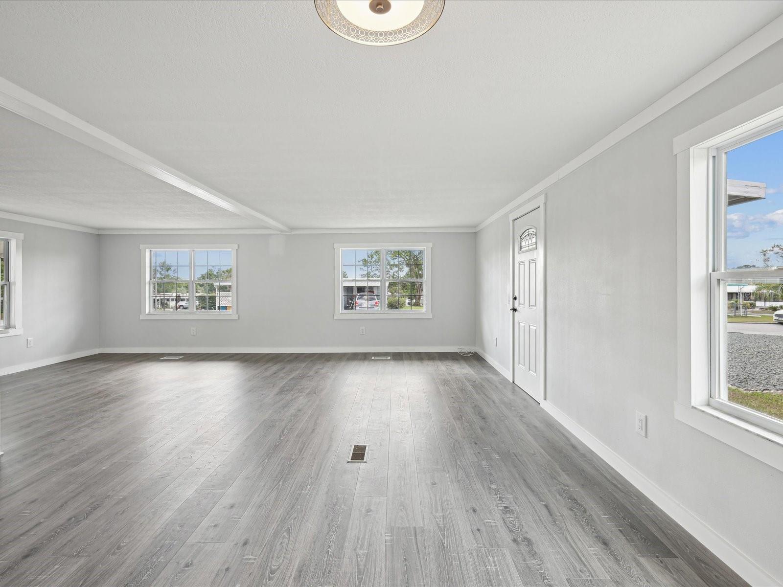 Image 9 of 74 For 8427 Weatherford Avenue