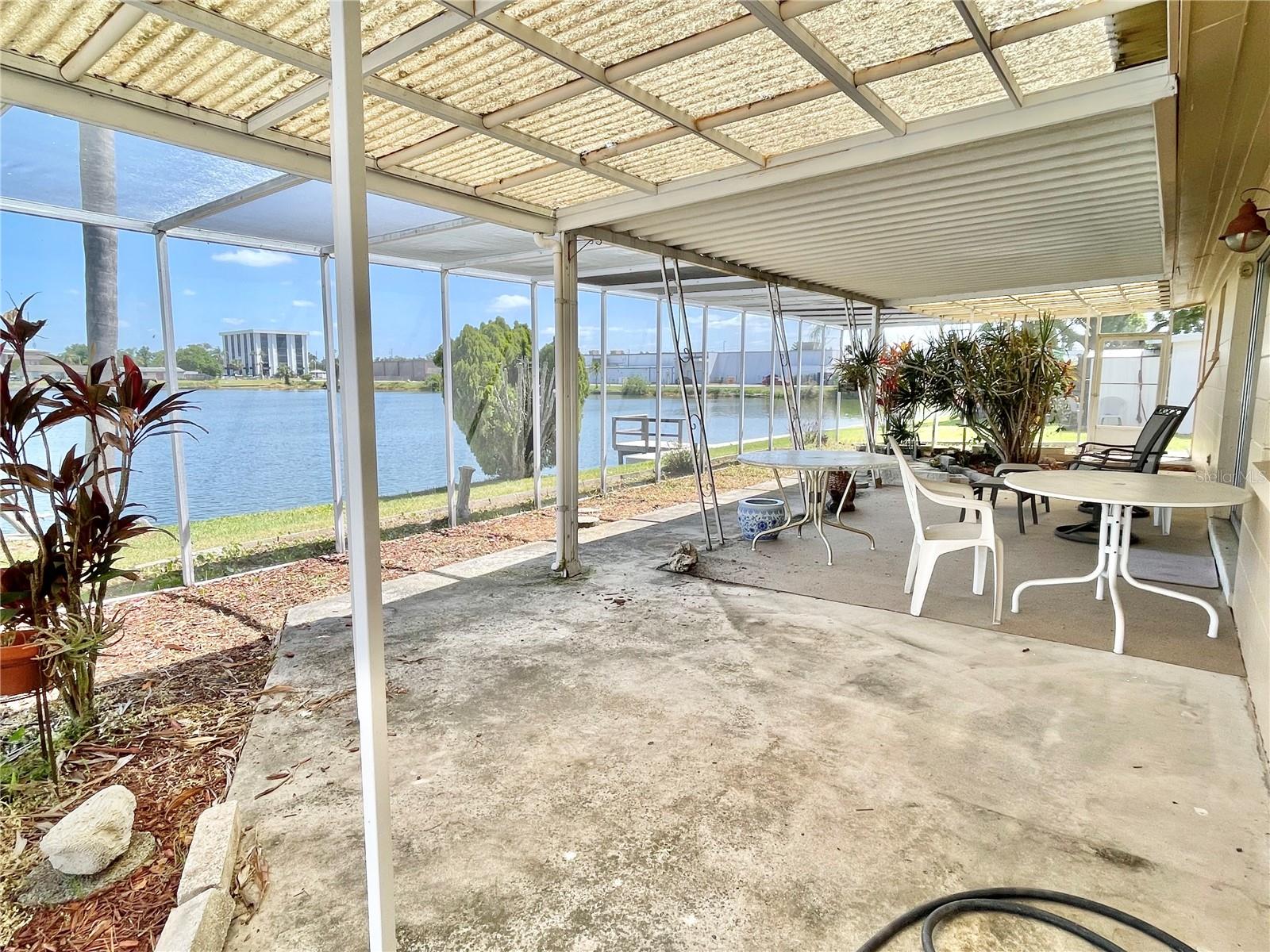 Listing photo id 16 for 4333 Baden Drive