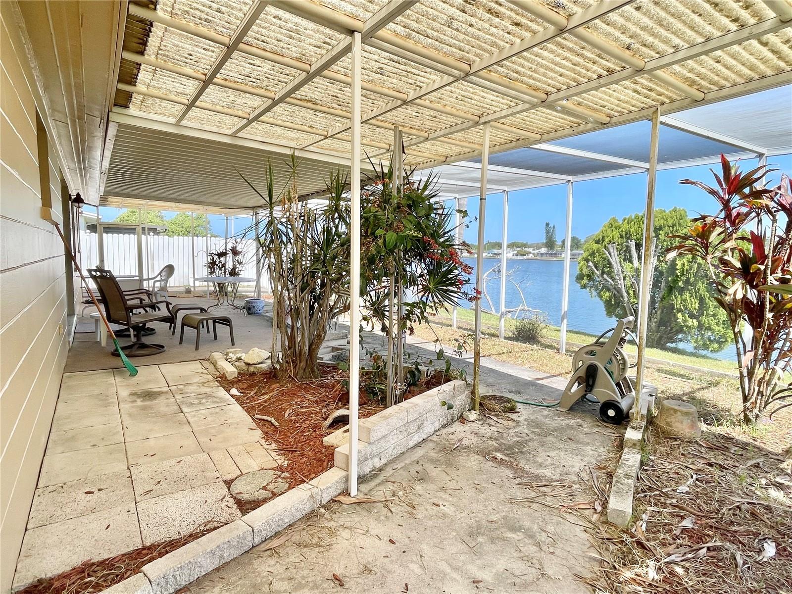Listing photo id 17 for 4333 Baden Drive
