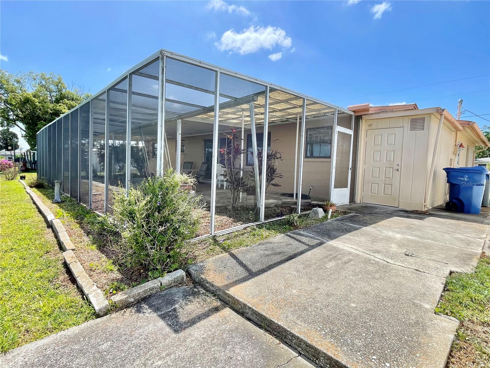 Listing photo id 18 for 4333 Baden Drive