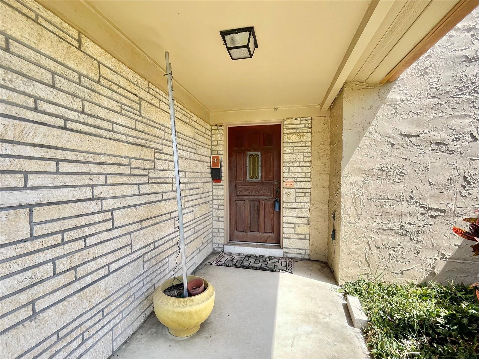 Listing photo id 4 for 4333 Baden Drive