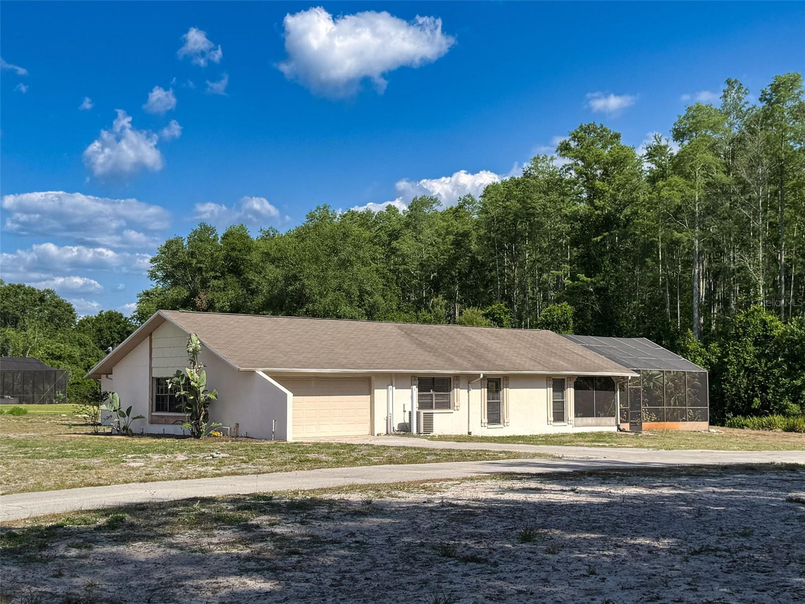 Image 11 of 100 For 10228 Beechcraft Street
