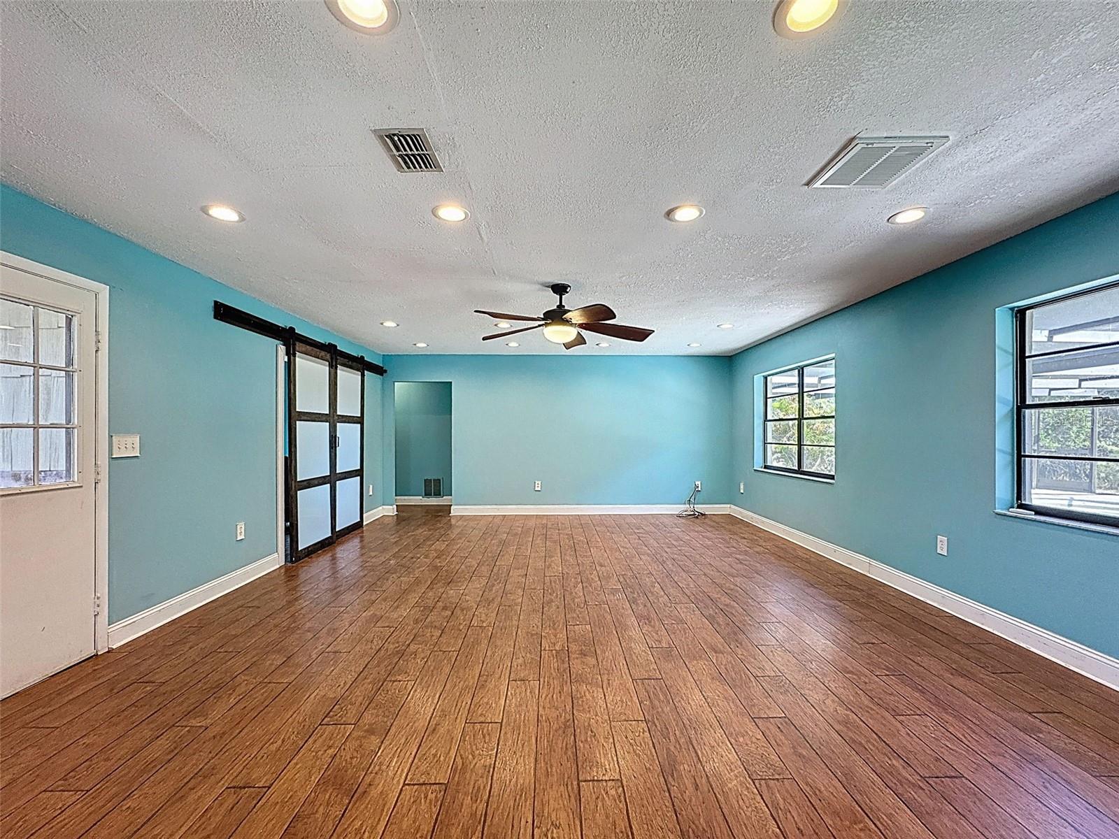 Image 15 of 100 For 10228 Beechcraft Street