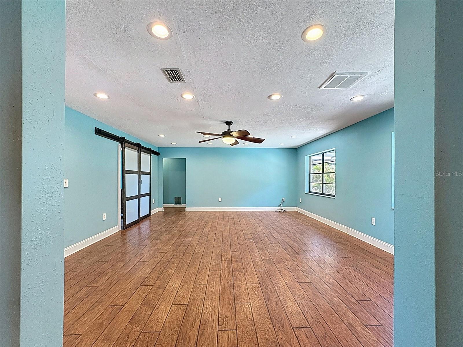 Image 16 of 100 For 10228 Beechcraft Street
