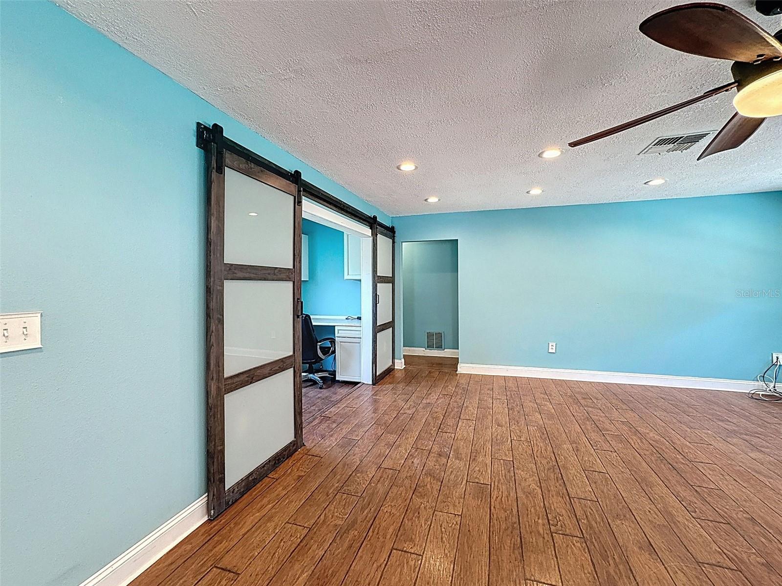 Image 22 of 100 For 10228 Beechcraft Street