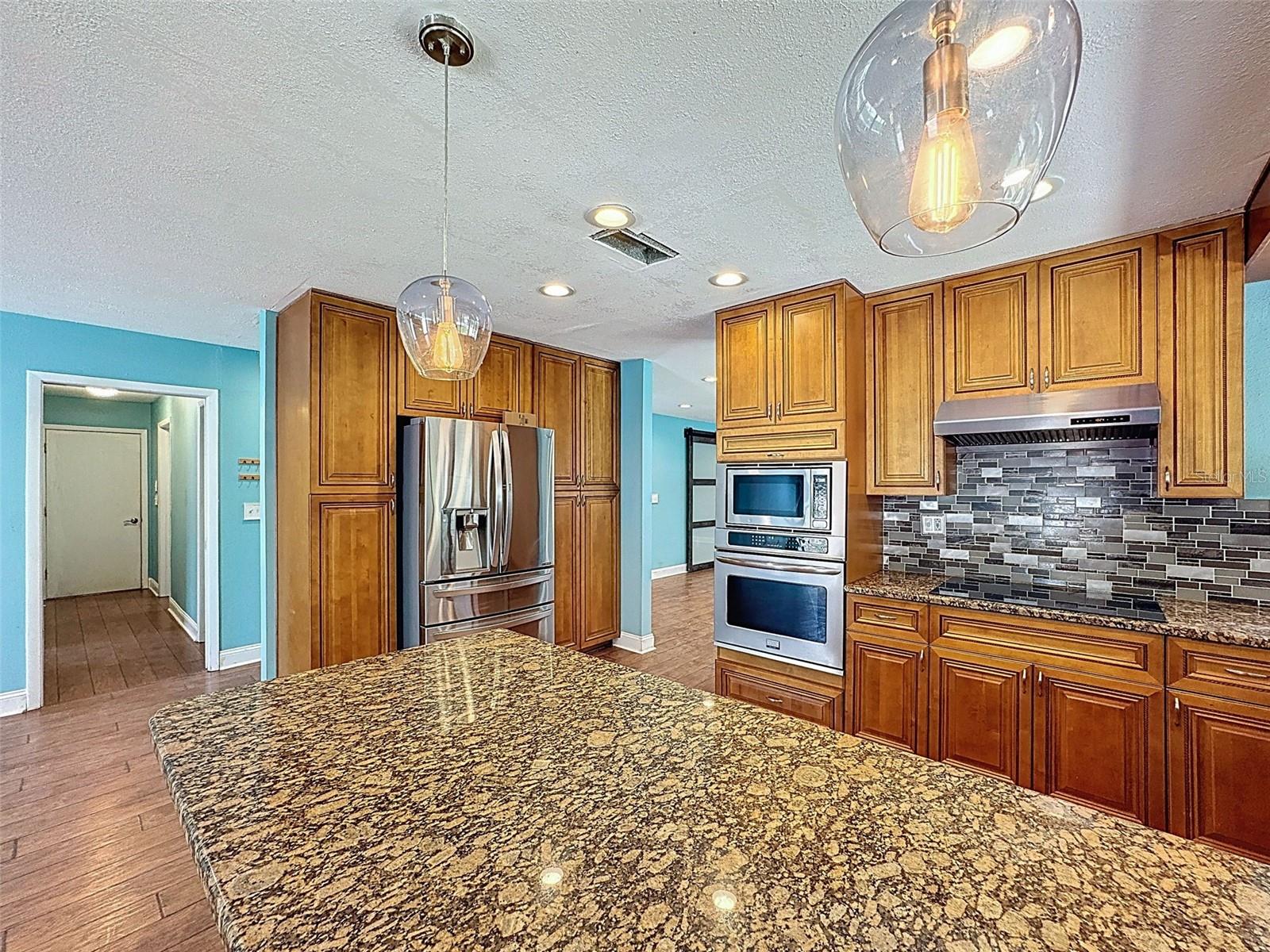 Image 38 of 100 For 10228 Beechcraft Street