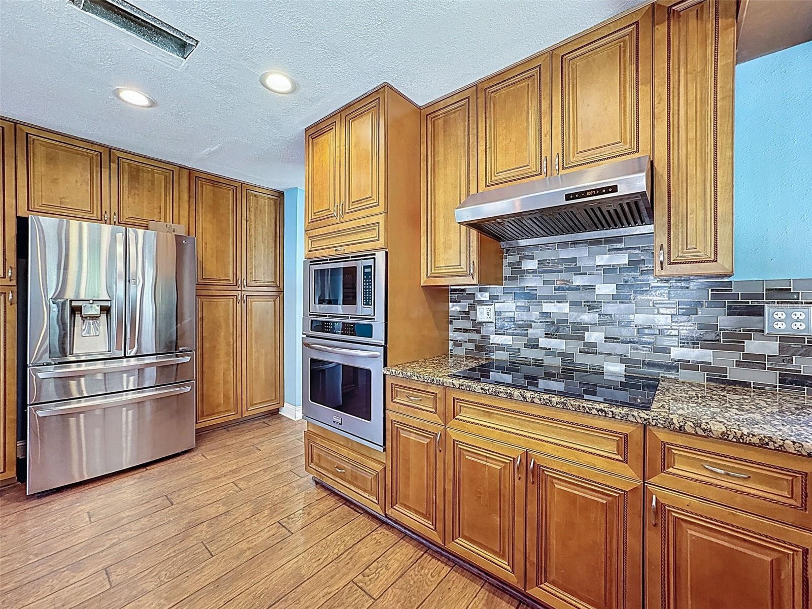 Image 41 of 100 For 10228 Beechcraft Street