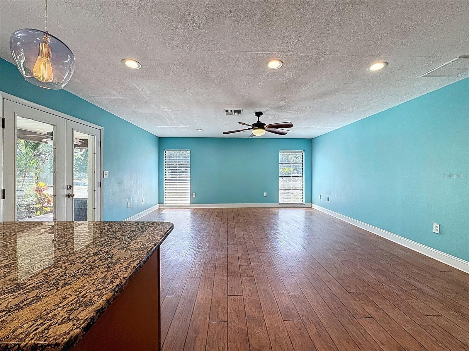Image 47 of 100 For 10228 Beechcraft Street