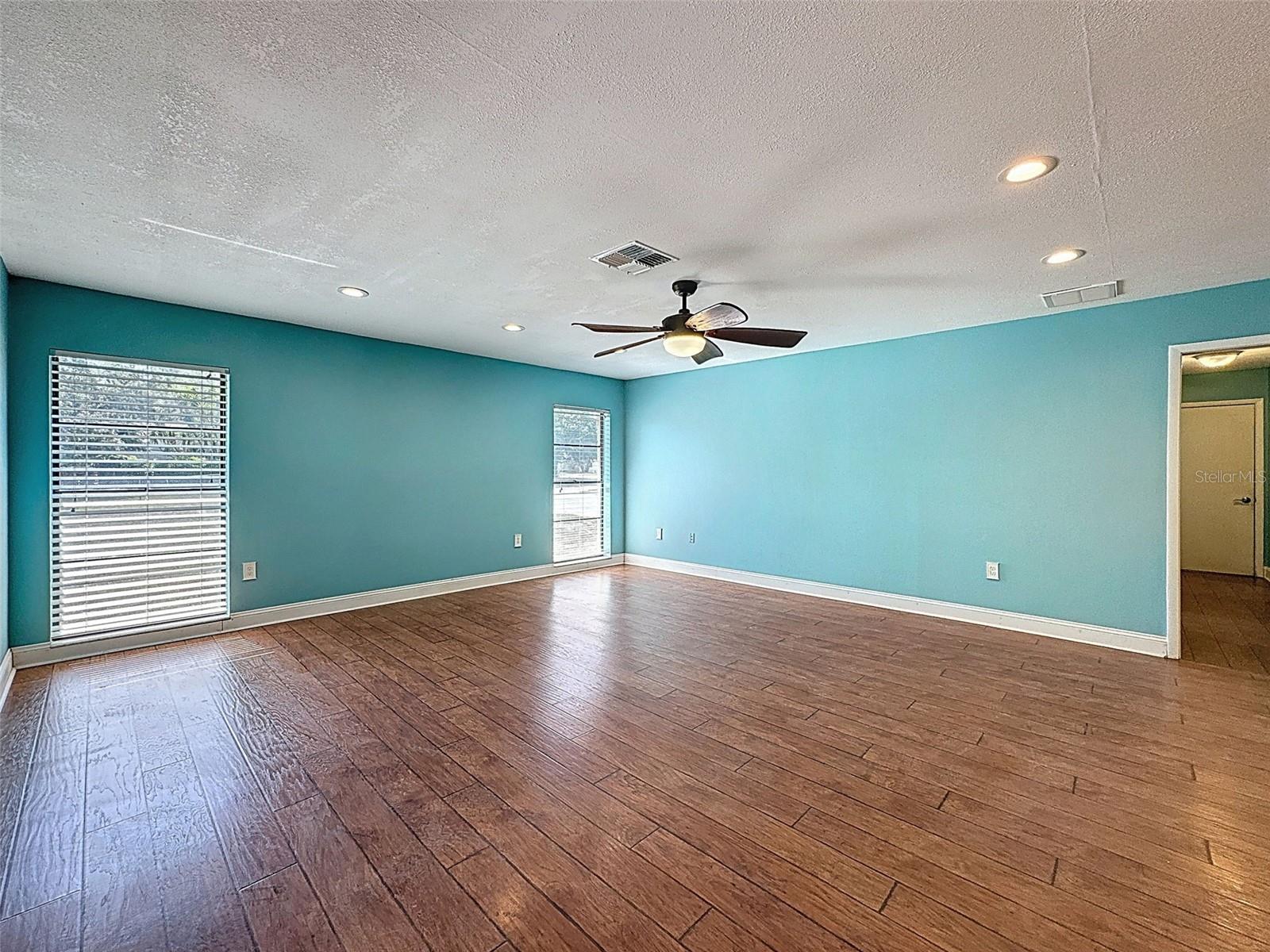 Image 48 of 100 For 10228 Beechcraft Street