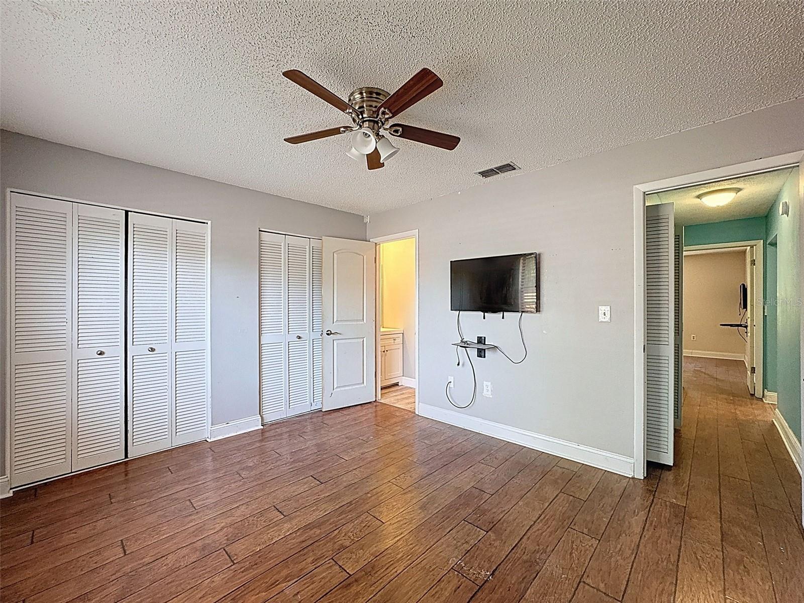 Image 67 of 100 For 10228 Beechcraft Street