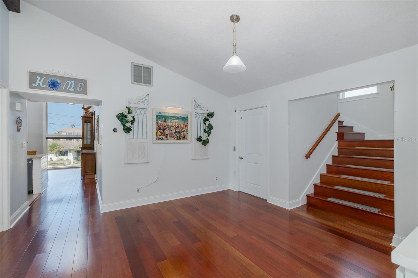 Image 17 of 58 For 5040 Waterside Drive
