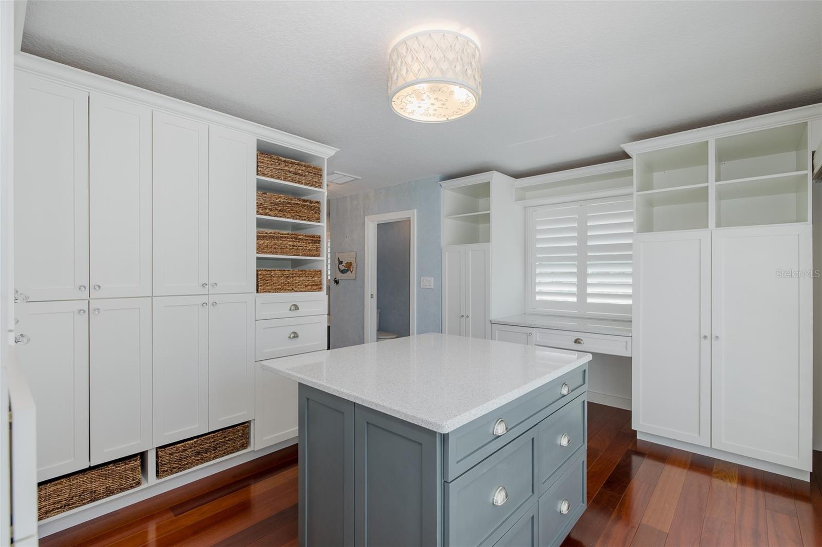 Image 20 of 58 For 5040 Waterside Drive