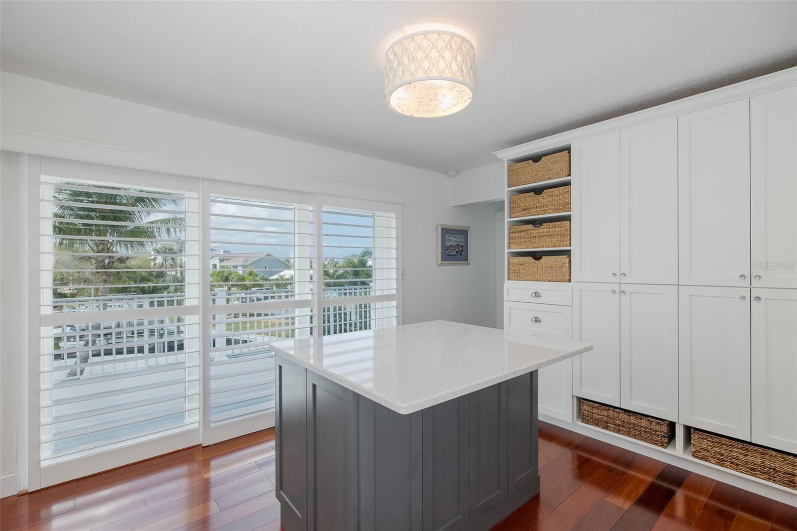 Image 21 of 58 For 5040 Waterside Drive