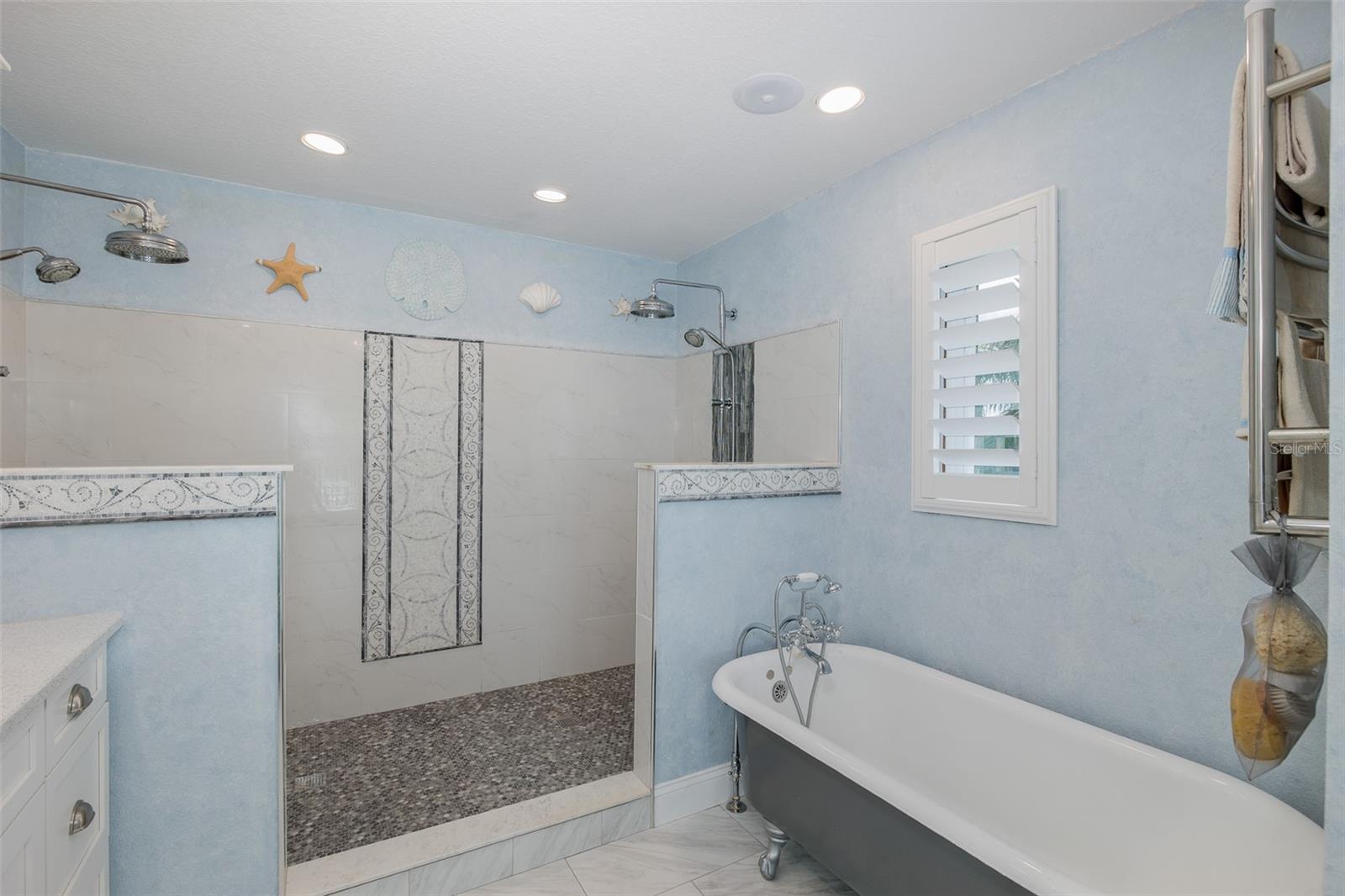 Image 23 of 58 For 5040 Waterside Drive