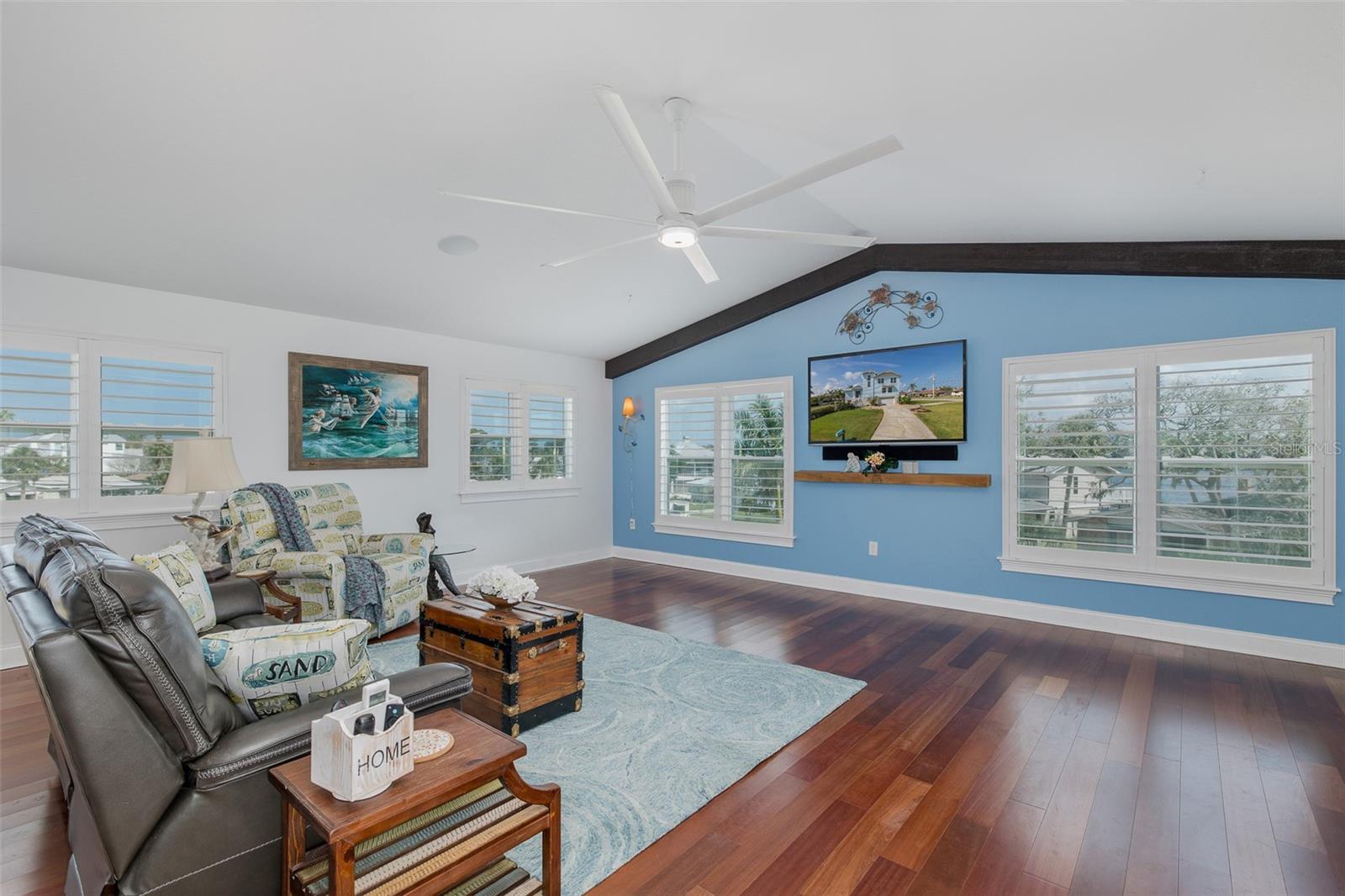 Image 33 of 58 For 5040 Waterside Drive