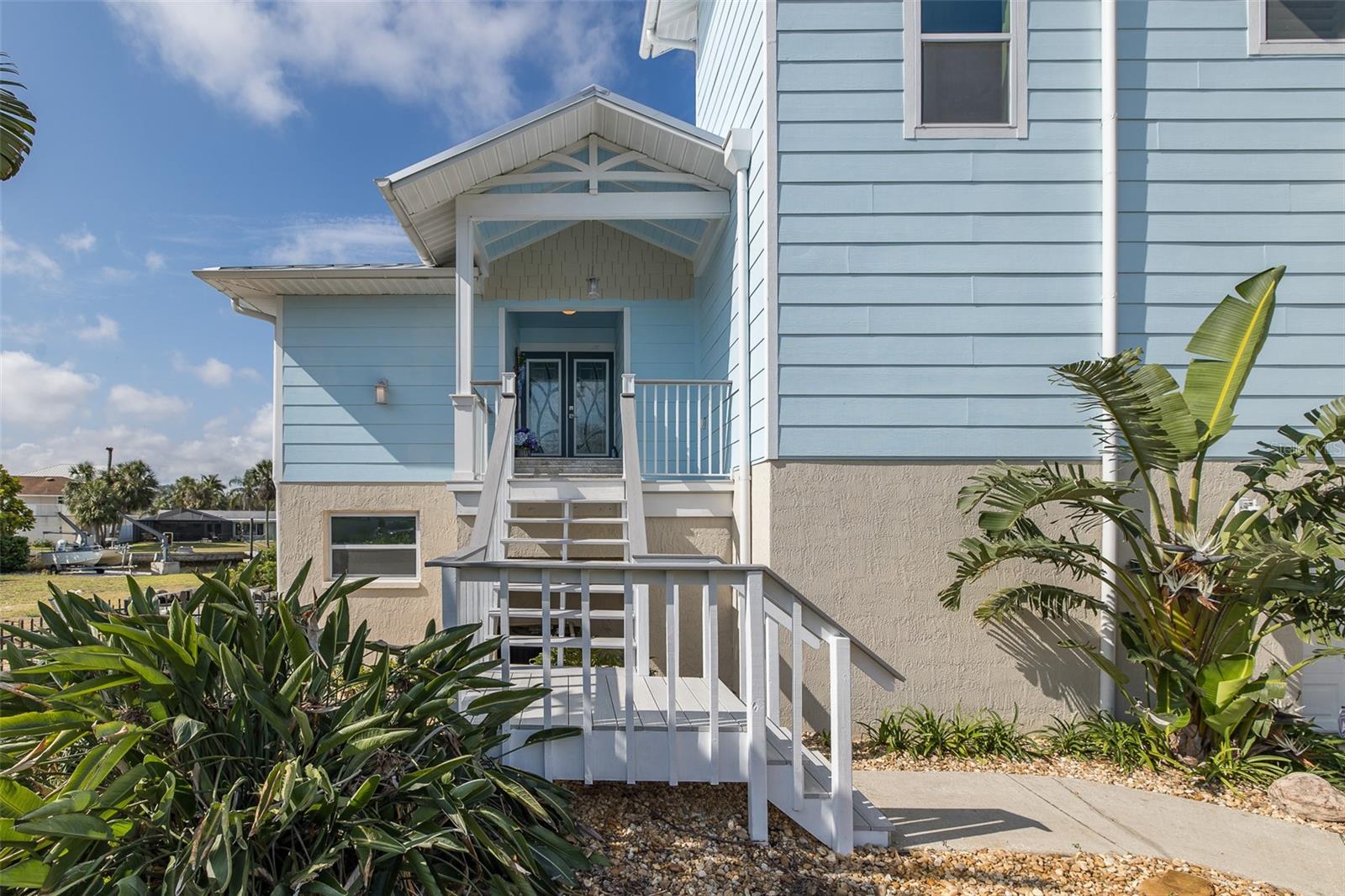 Image 5 of 58 For 5040 Waterside Drive