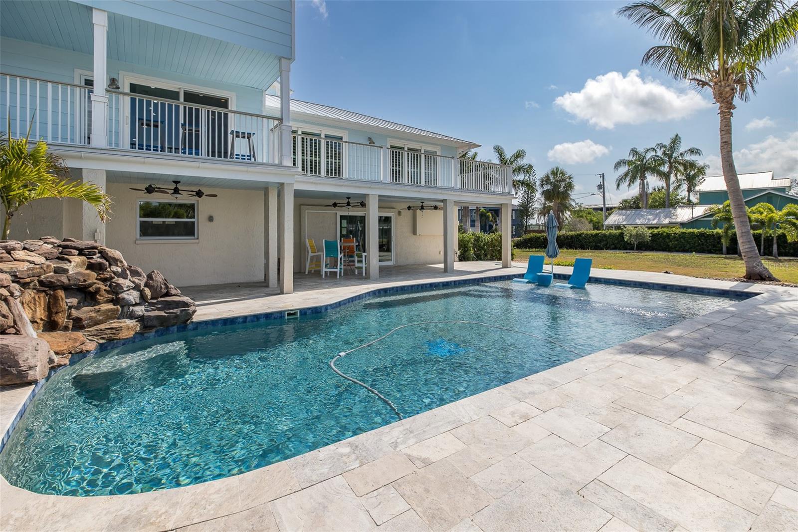 Image 9 of 58 For 5040 Waterside Drive