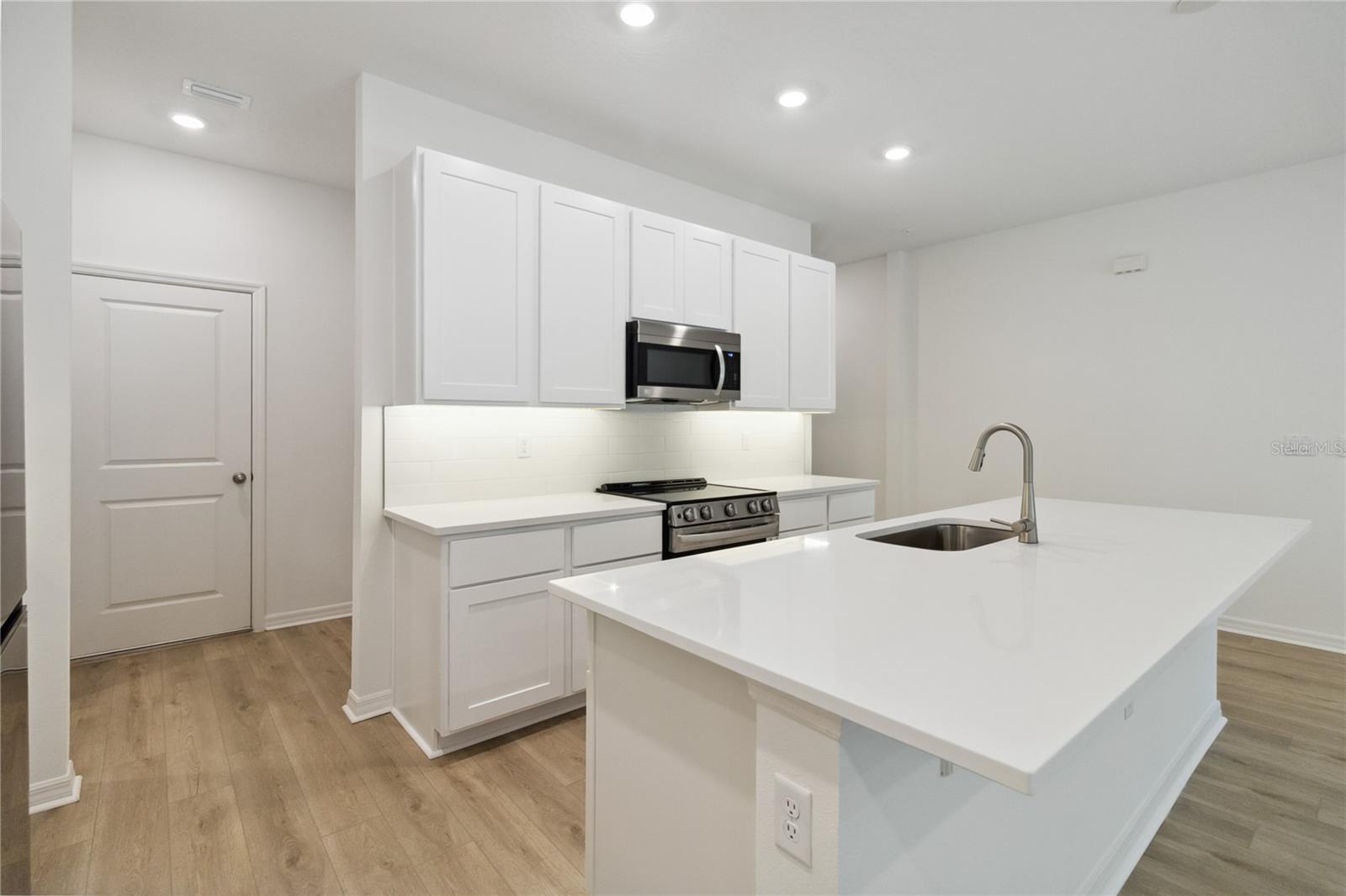 Image 15 of 23 For 5240 Luisa Court