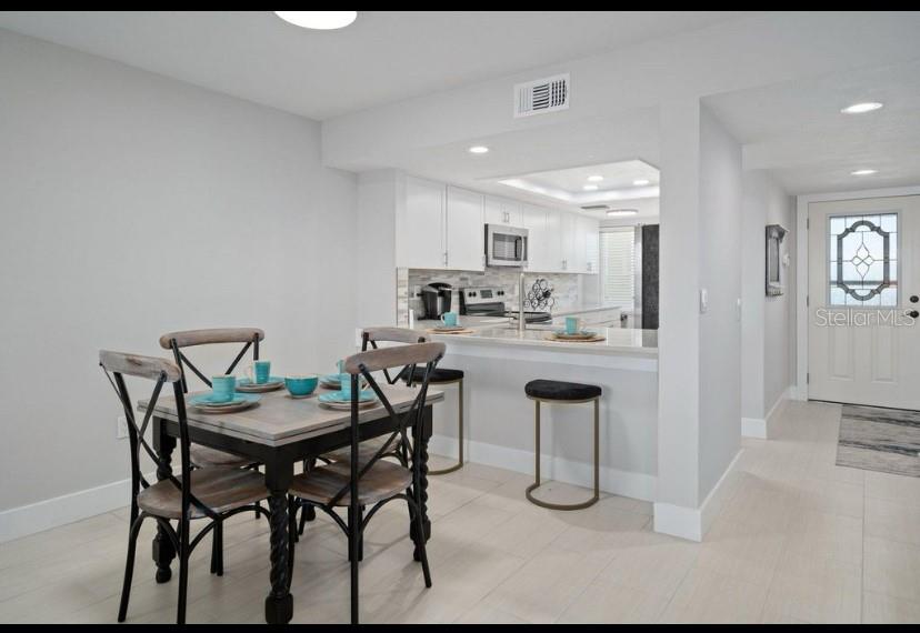 Image 5 of 28 For 4620 Bay Boulevard 1117