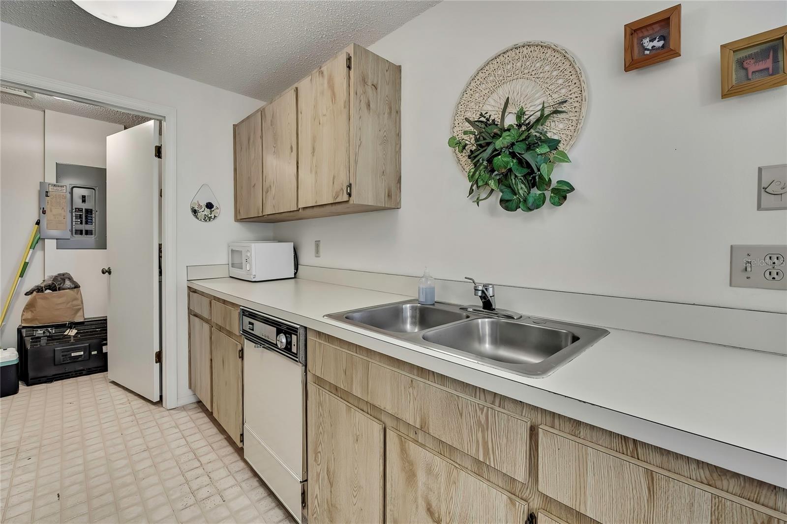 Image 8 of 28 For 7644 St Andrews Boulevard 0