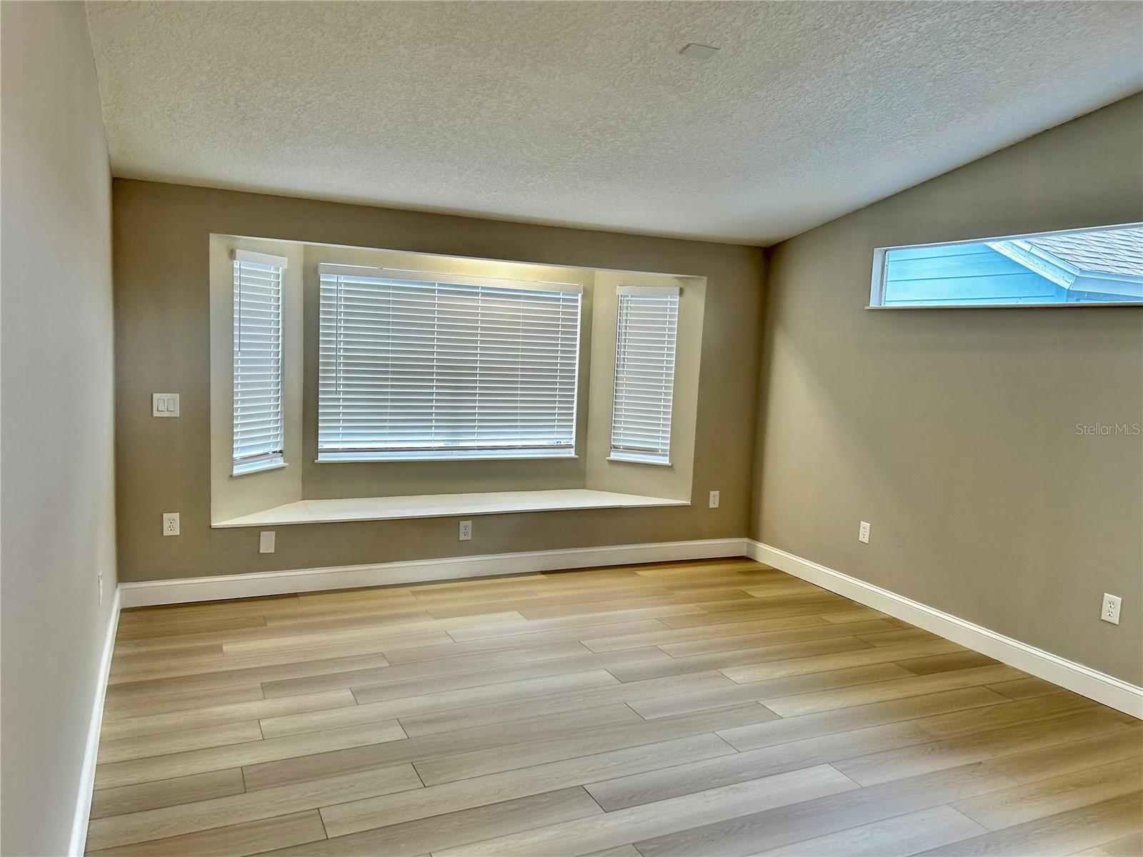 Image 19 of 52 For 9034 Cochise Lane