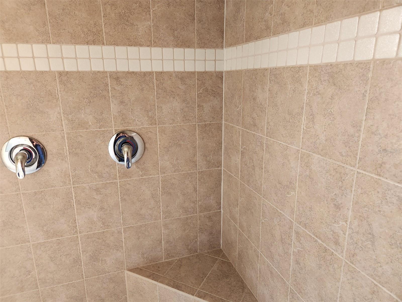 Image 11 of 26 For 21008 Sunpoint Way 204