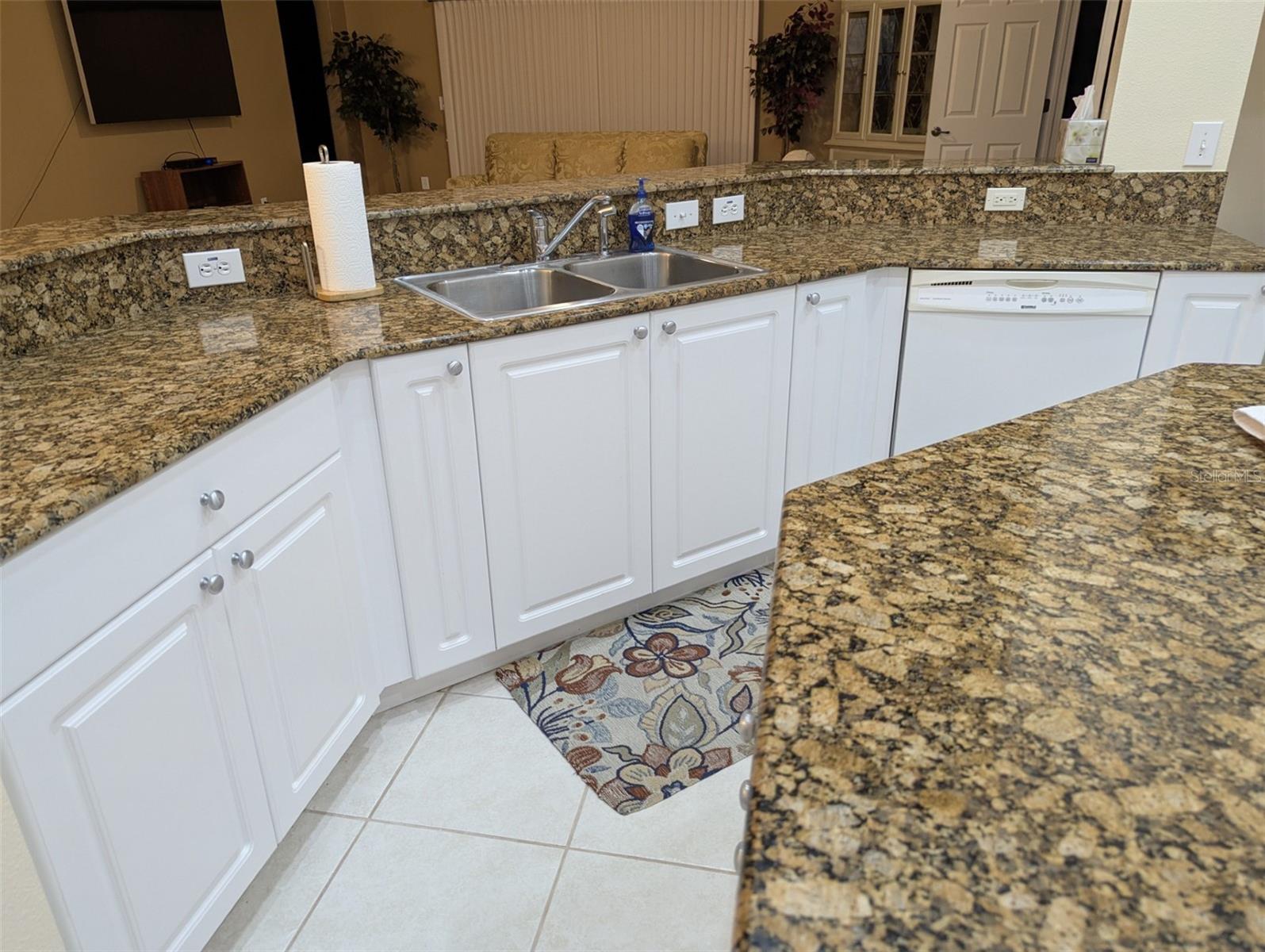 Image 5 of 26 For 21008 Sunpoint Way 204