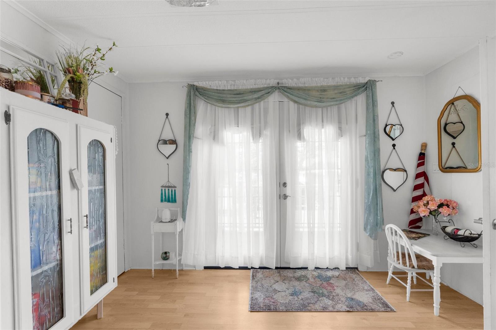 Listing photo id 18 for 7392 Highpoint Boulevard