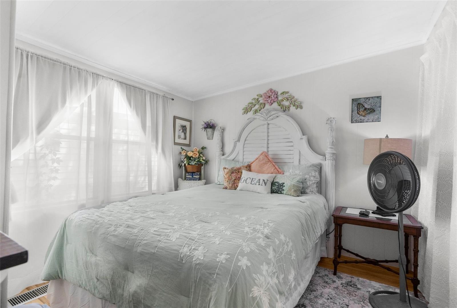 Listing photo id 20 for 7392 Highpoint Boulevard
