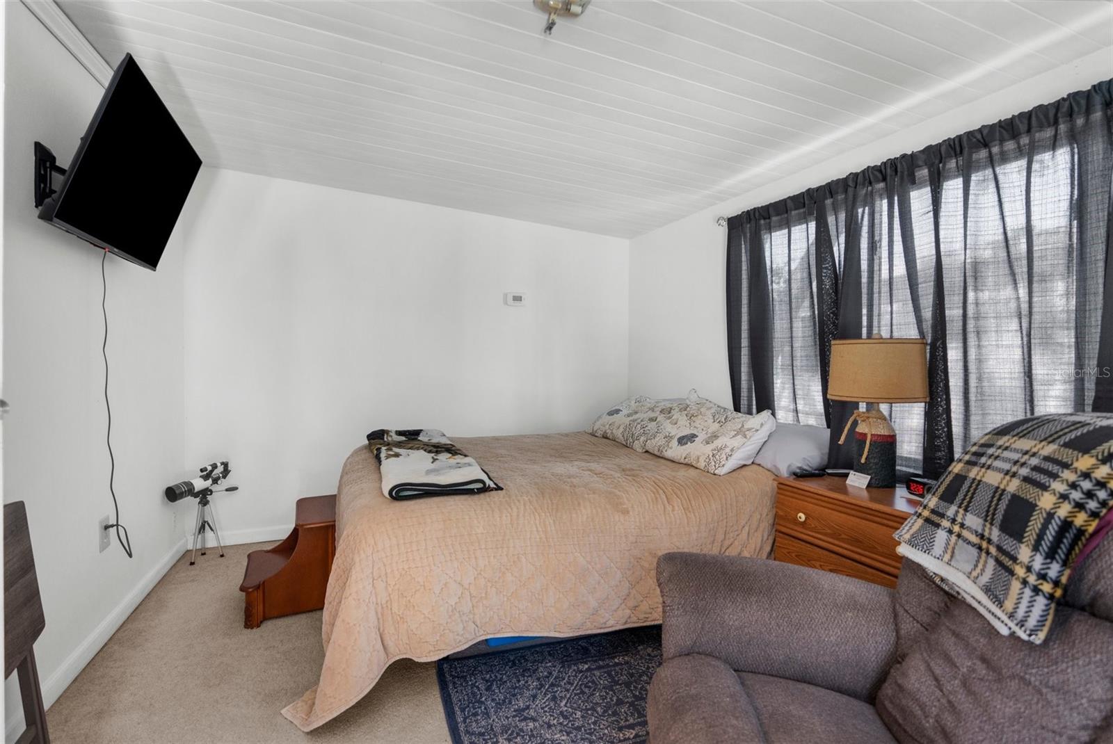 Listing photo id 21 for 7392 Highpoint Boulevard