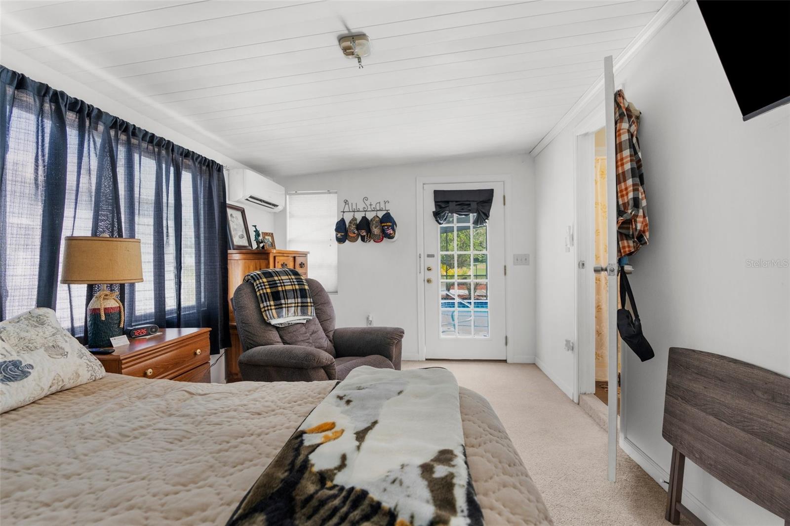 Listing photo id 22 for 7392 Highpoint Boulevard