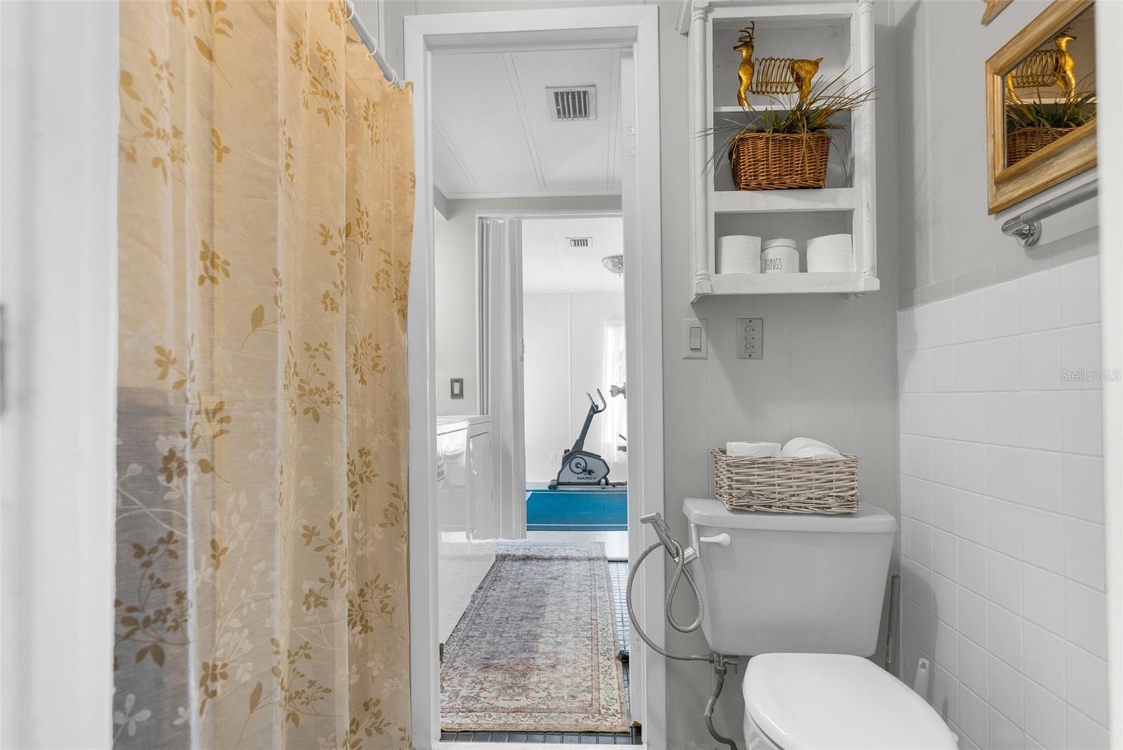 Listing photo id 25 for 7392 Highpoint Boulevard
