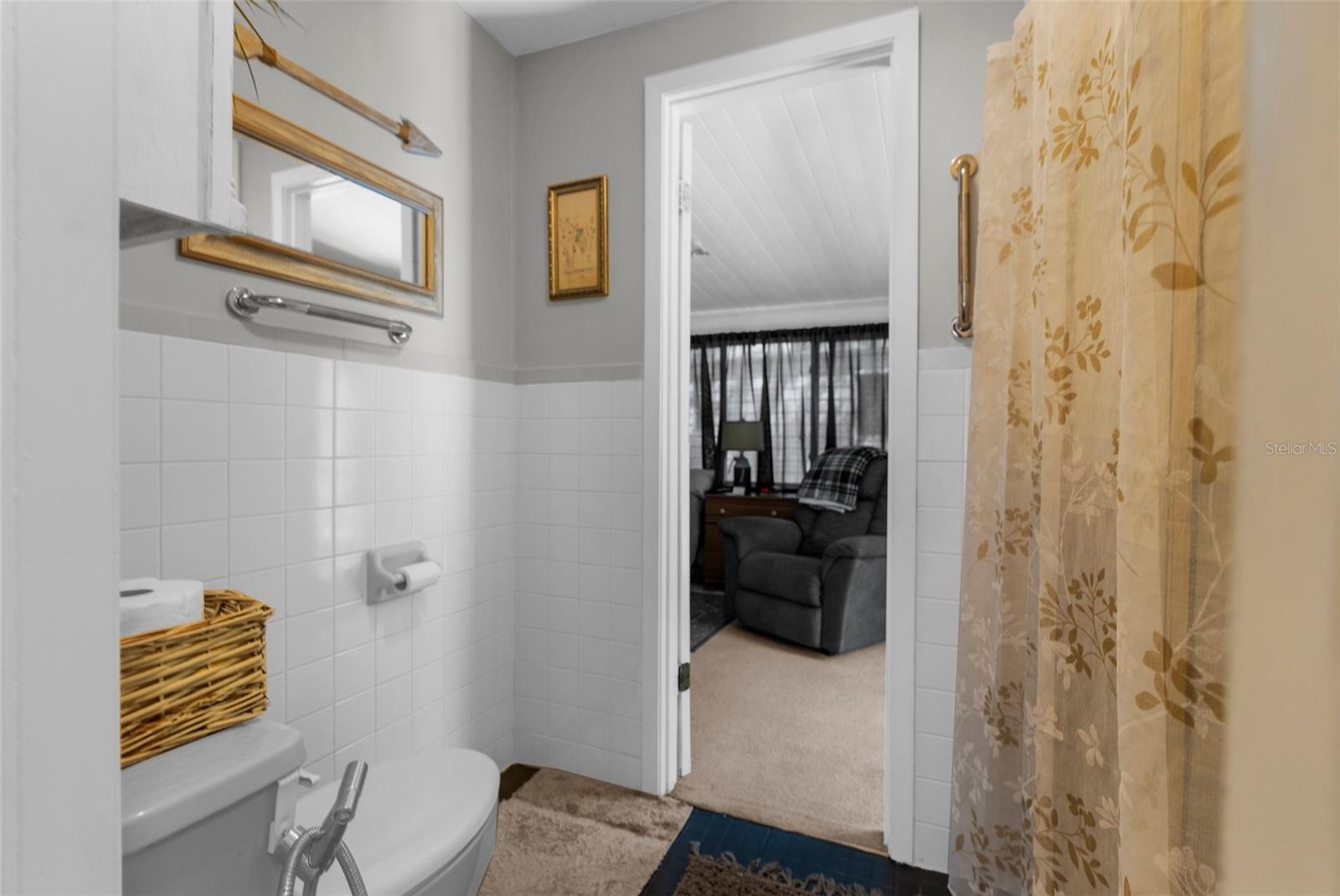 Listing photo id 26 for 7392 Highpoint Boulevard