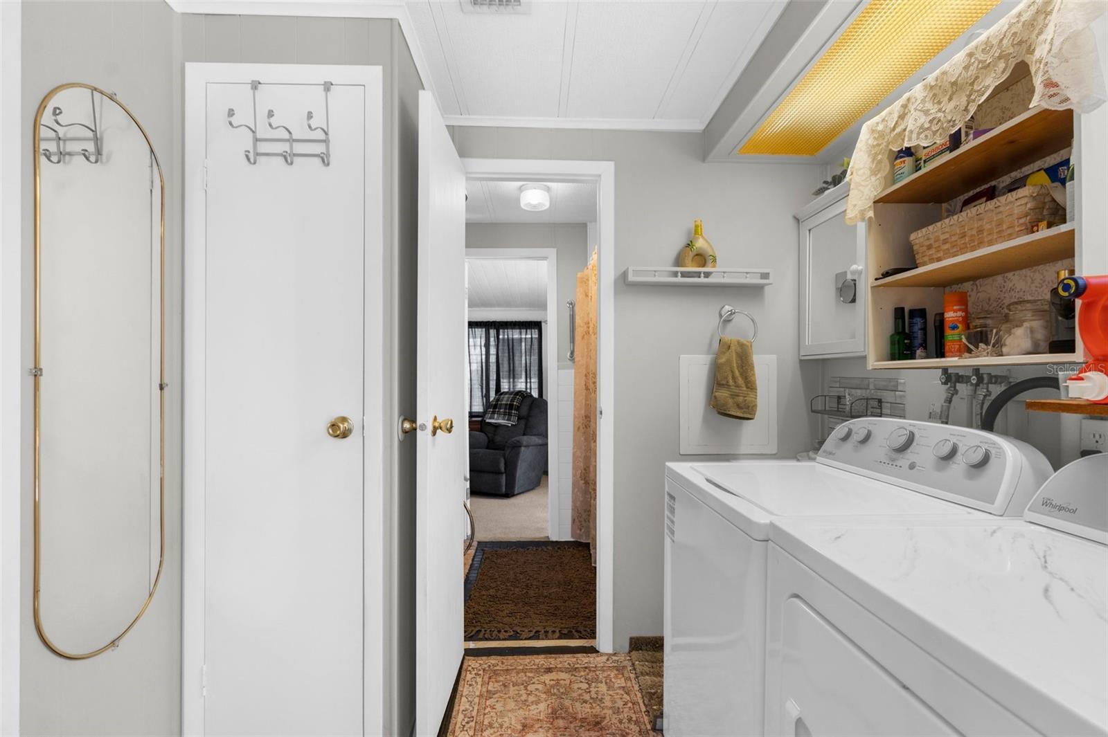 Listing photo id 27 for 7392 Highpoint Boulevard