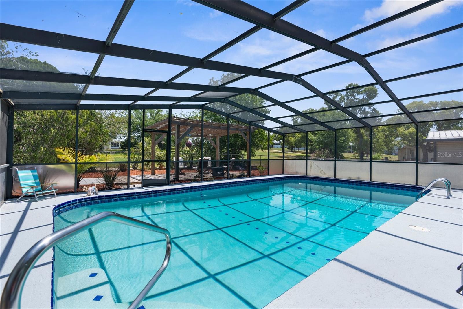 Listing photo id 1 for 7392 Highpoint Boulevard