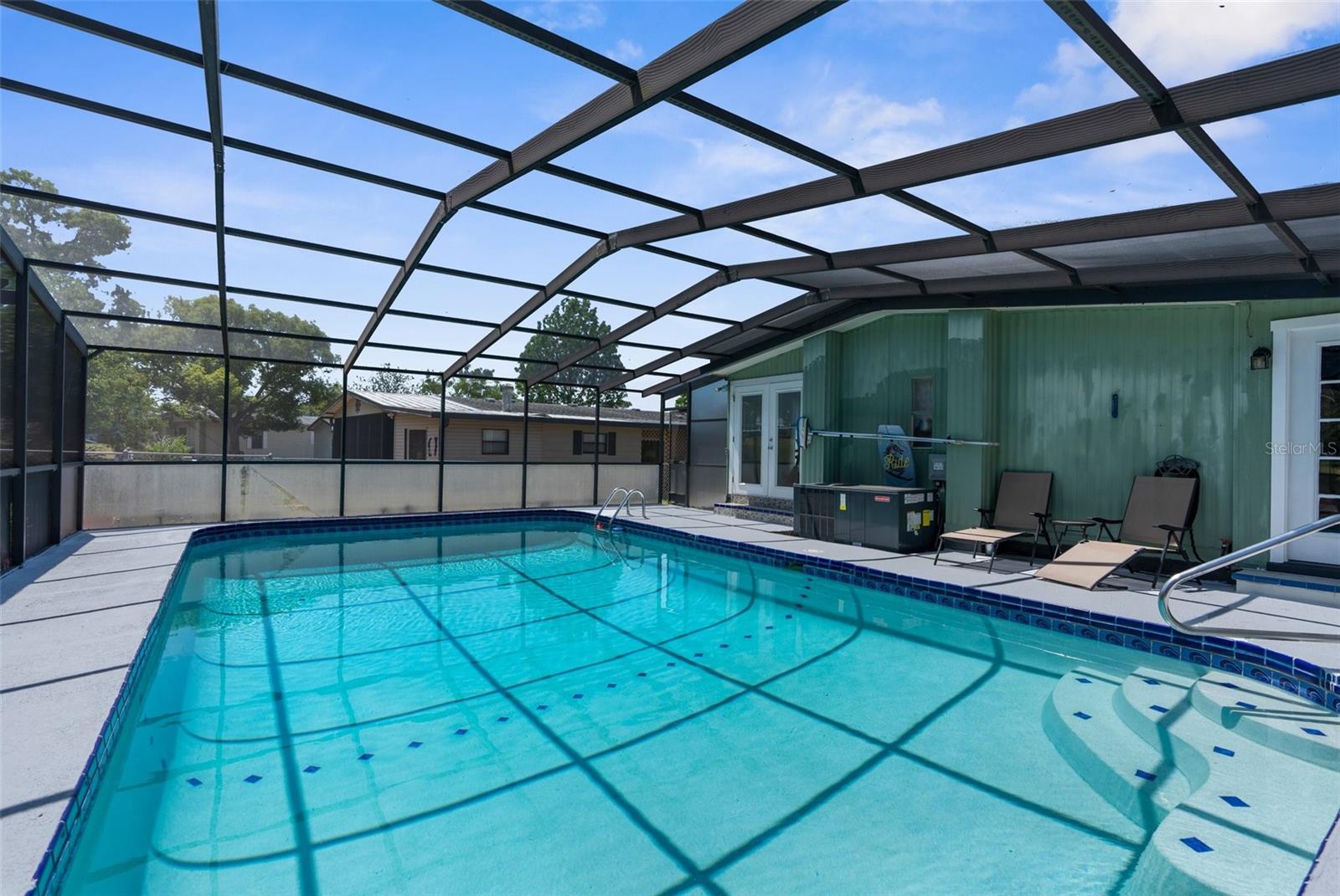 Listing photo id 33 for 7392 Highpoint Boulevard
