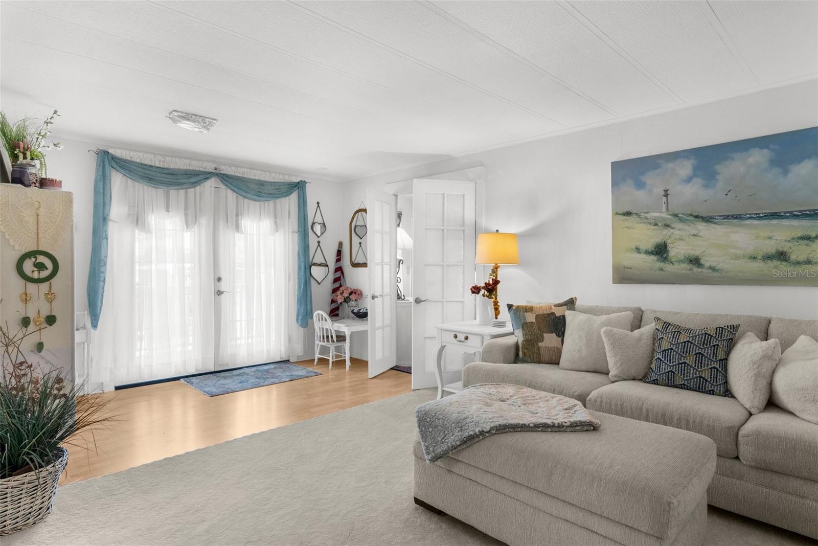 Listing photo id 35 for 7392 Highpoint Boulevard