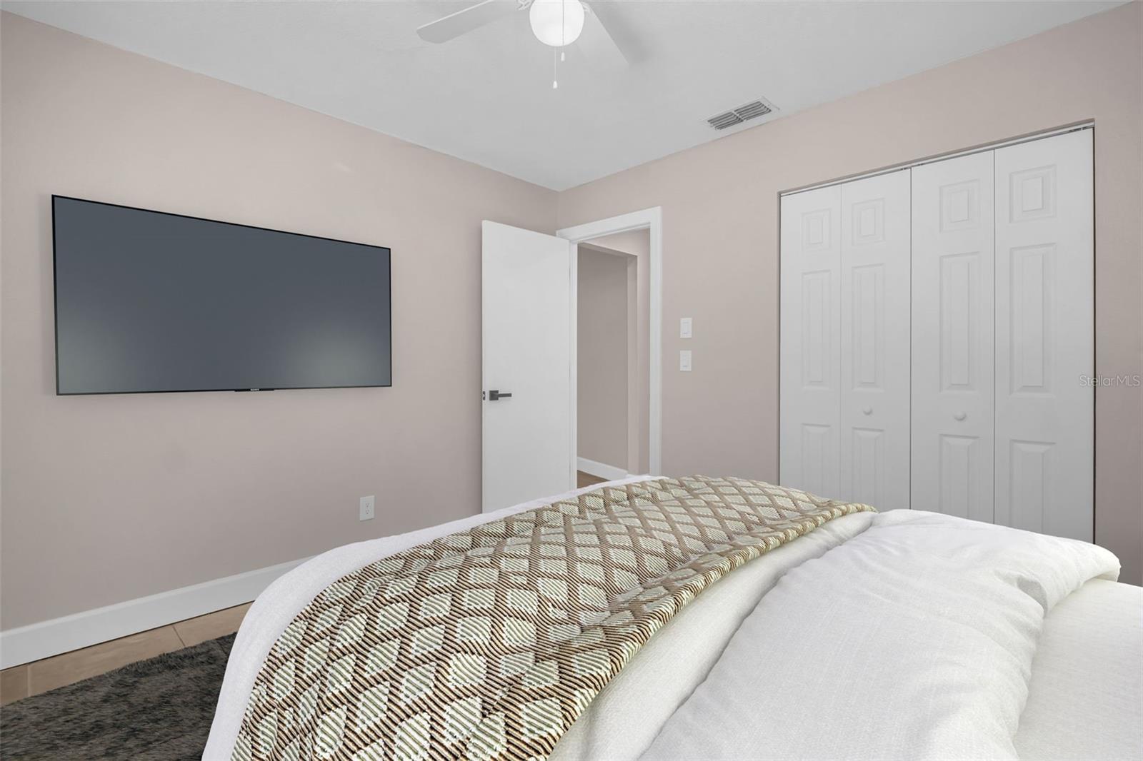 Image 18 of 54 For 2660 Orangewood Court