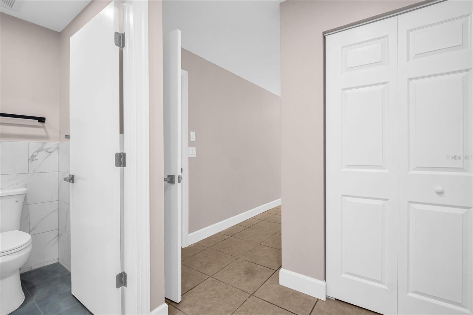 Image 19 of 54 For 2660 Orangewood Court